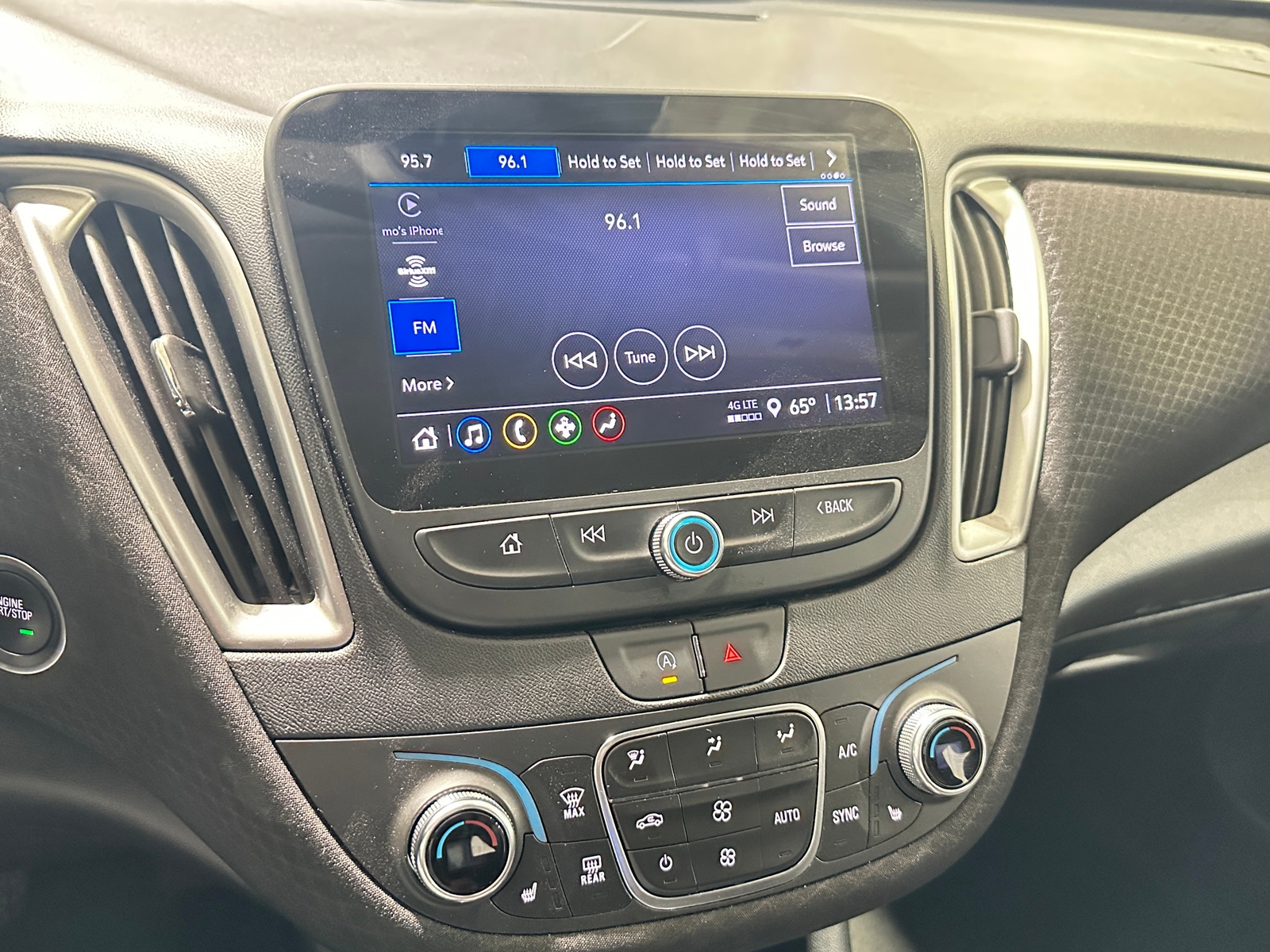 Thumbnail: 2024 Chevrolet Malibu - 4