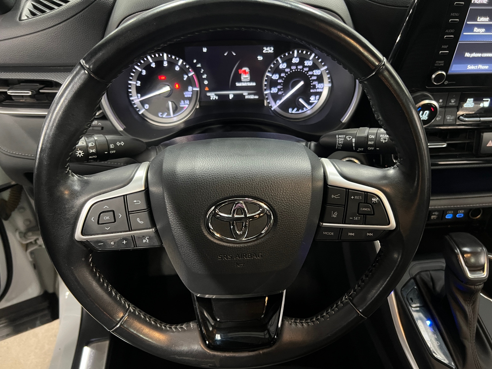 Thumbnail: 2022 Toyota Highlander - 4