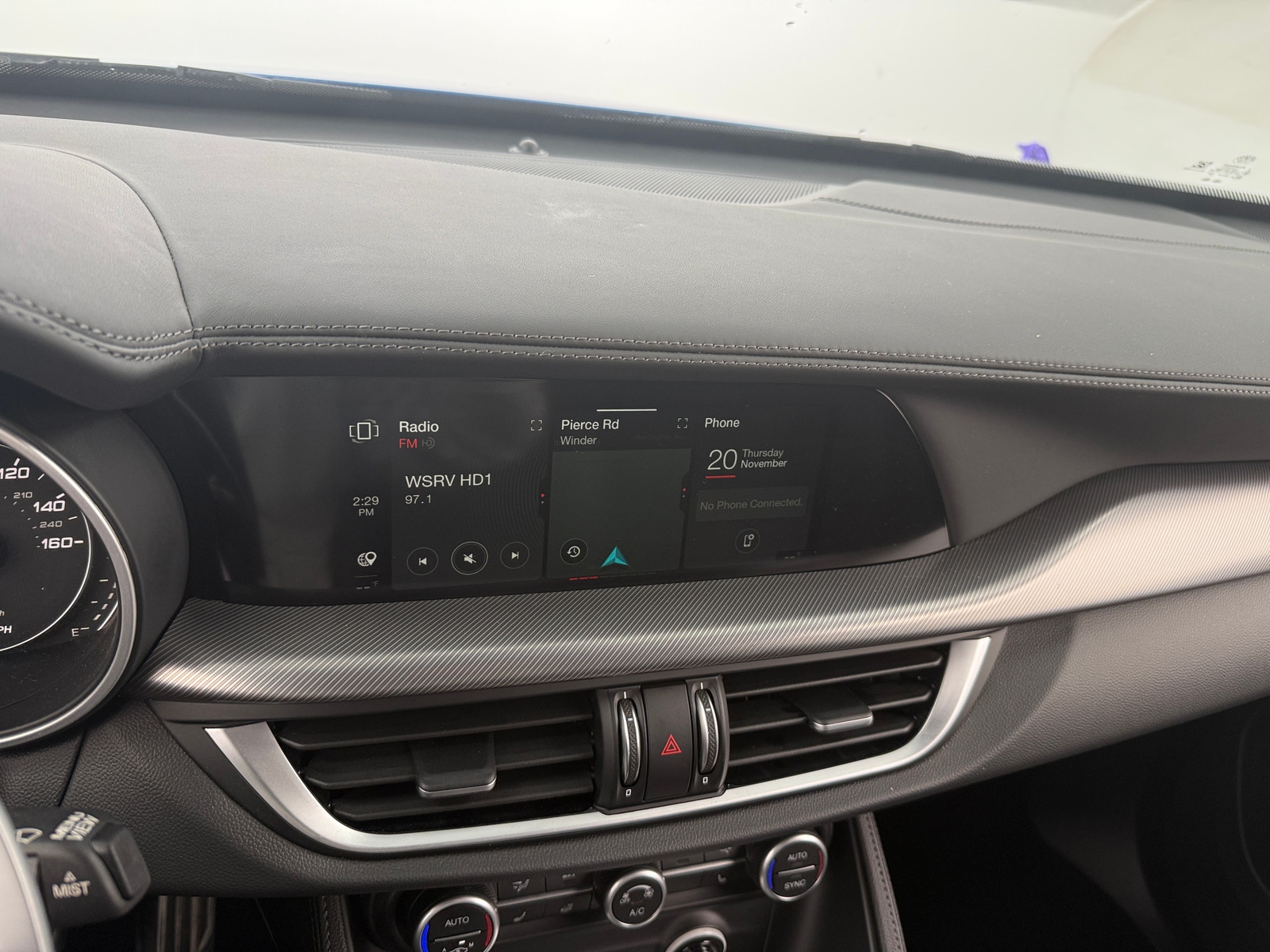 Thumbnail: 2023 Alfa Romeo Stelvio - 3