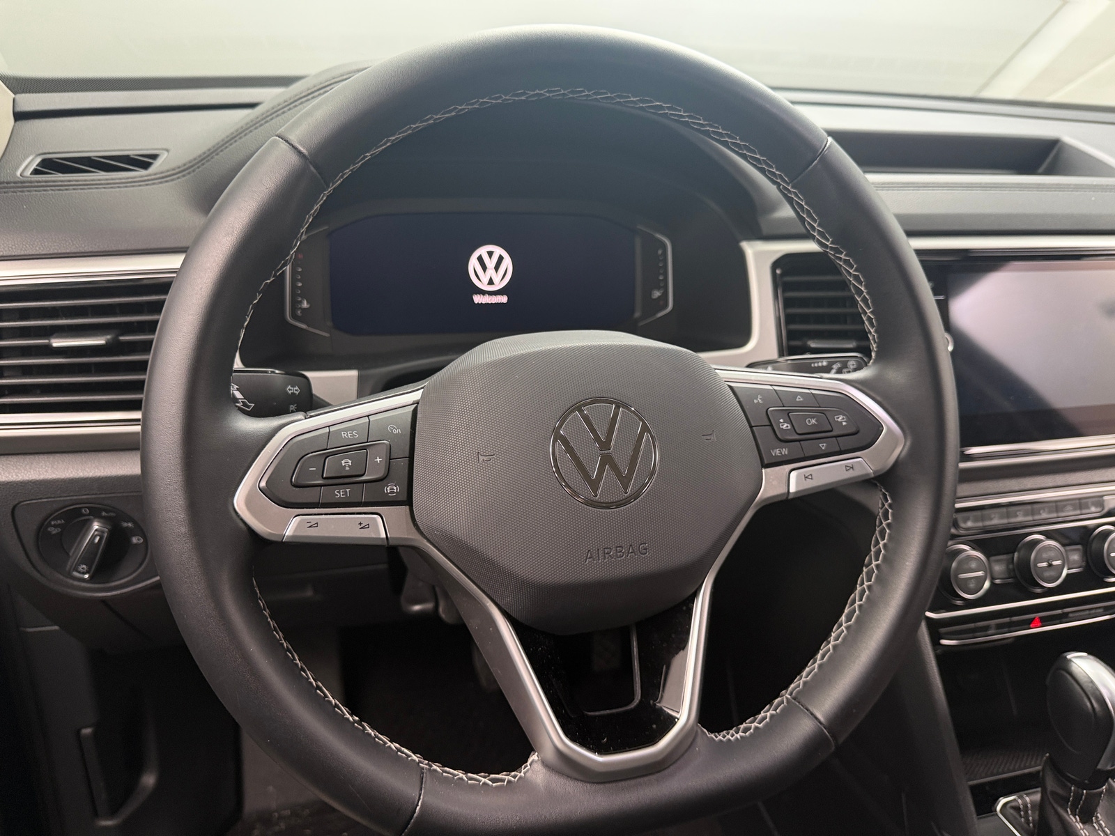 Thumbnail: 2023 Volkswagen Atlas - 4