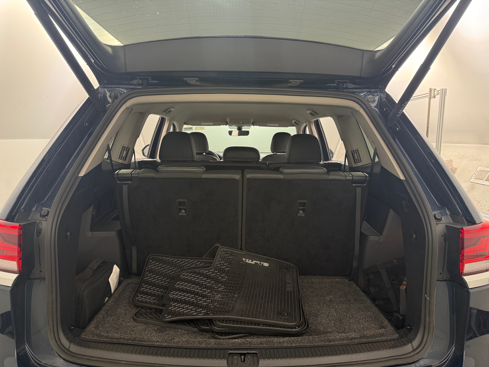 Thumbnail: 2023 Volkswagen Atlas - 6