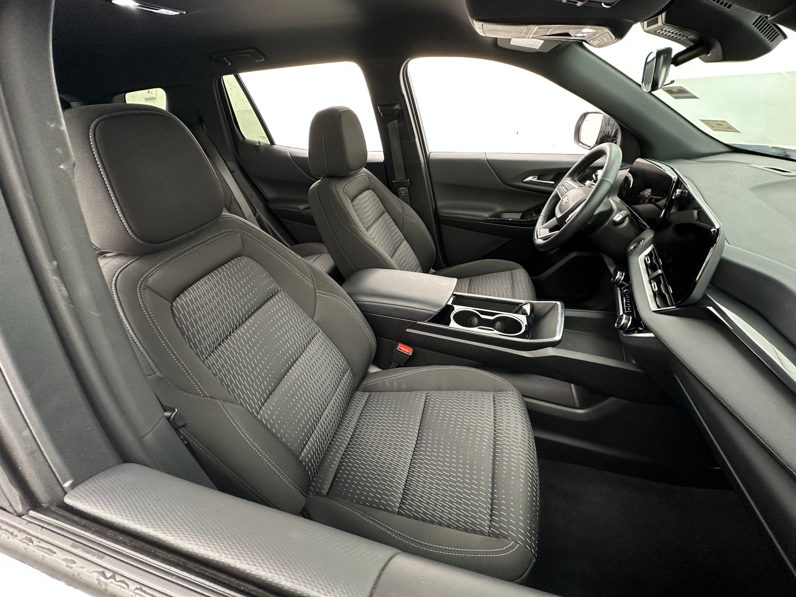 Thumbnail: 2025 Chevrolet Equinox - 2