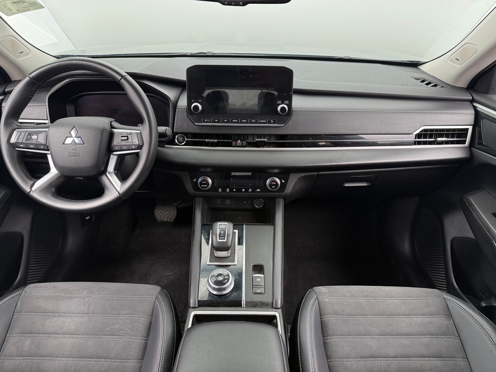 Thumbnail: 2024 Mitsubishi Outlander - 2