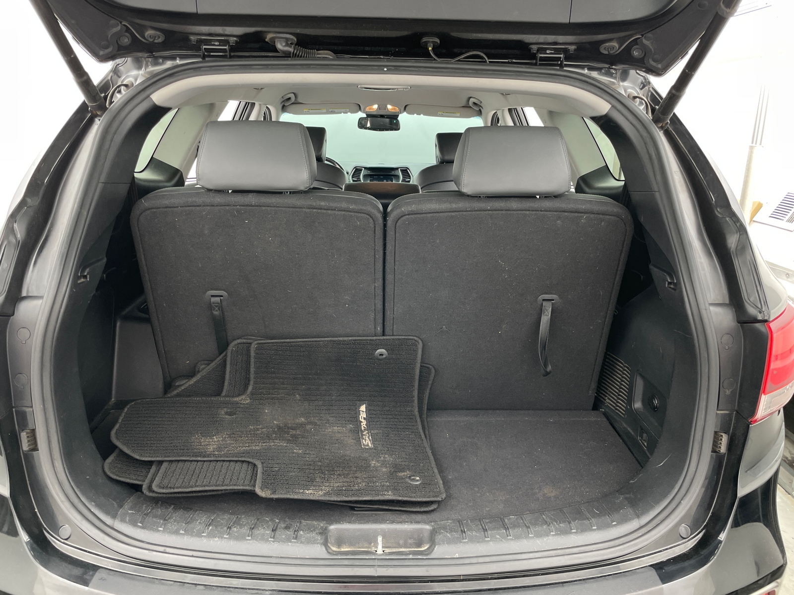 Thumbnail: 2019 Hyundai Santa Fe - 6