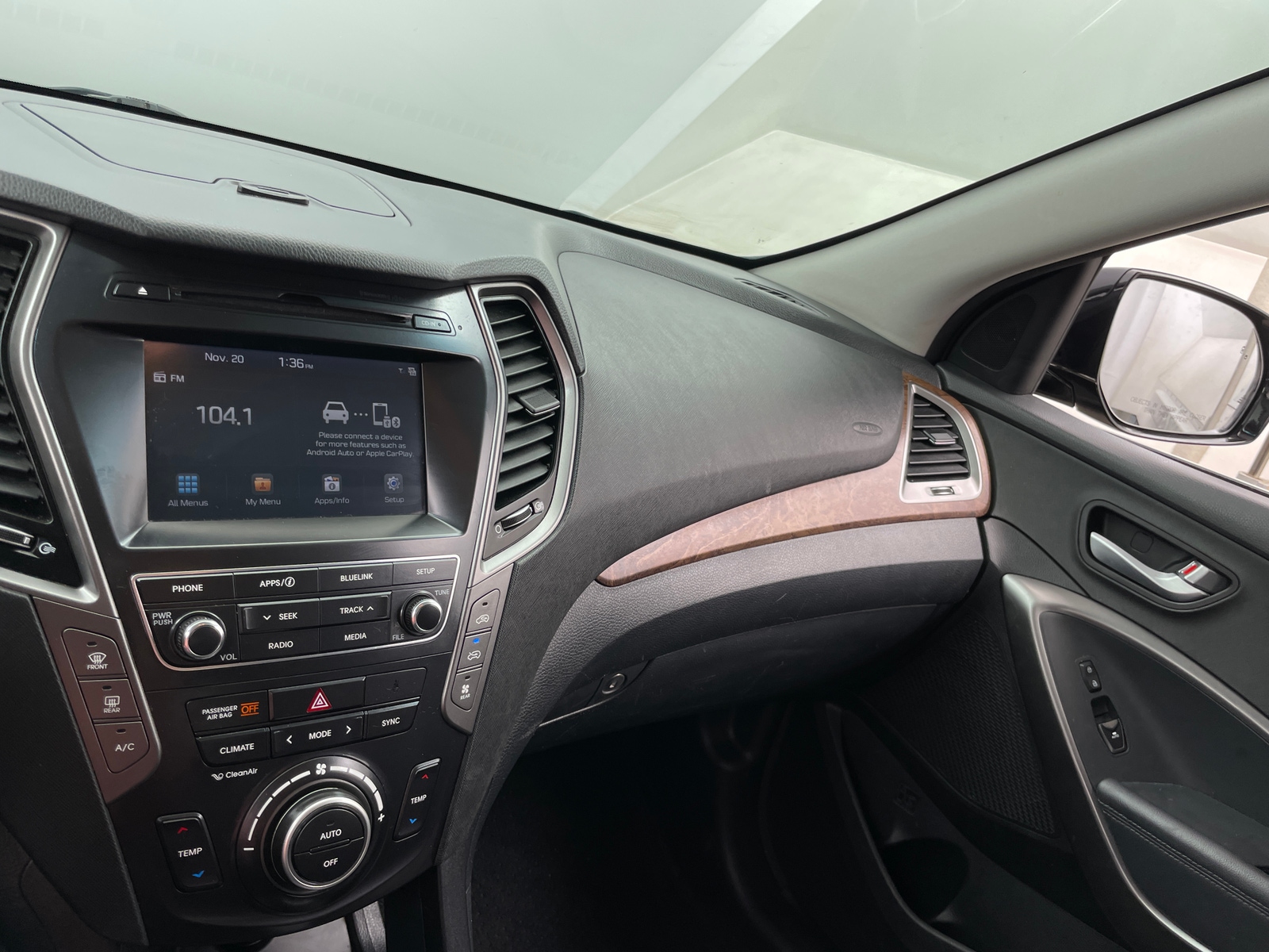 Thumbnail: 2019 Hyundai Santa Fe - 3