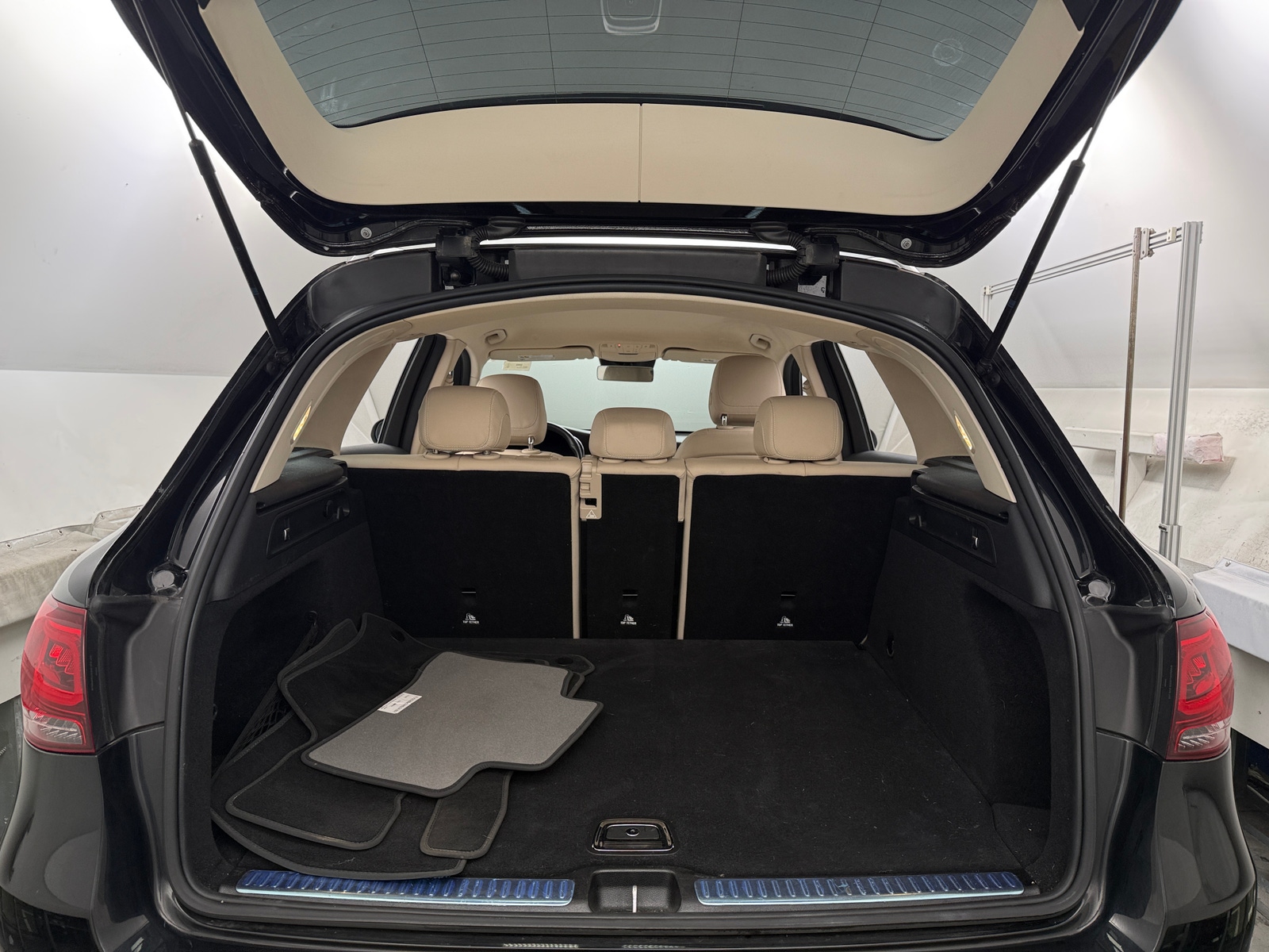 Thumbnail: 2022 Mercedes-Benz GLC - 6