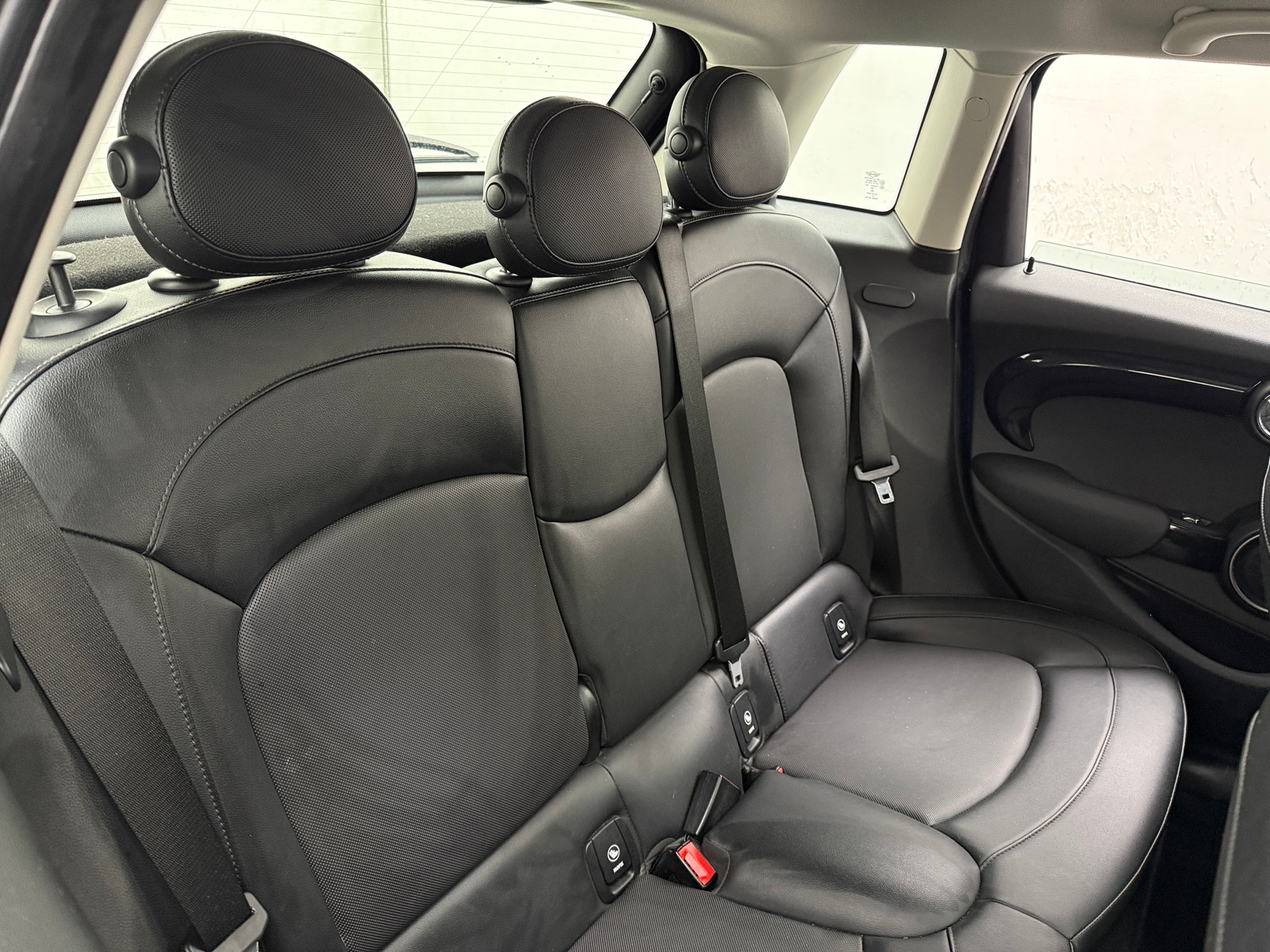 Thumbnail: 2015 MINI Cooper Hardtop - 5