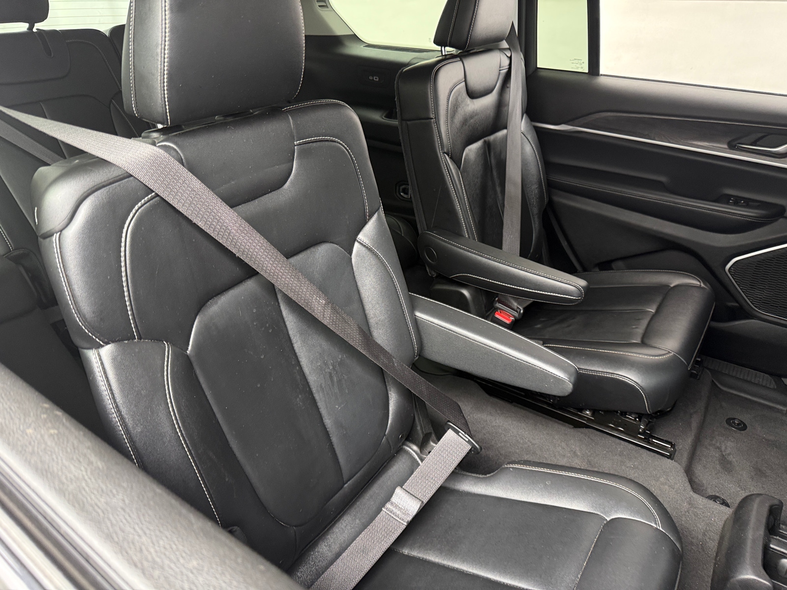 Thumbnail: 2022 Jeep Grand Cherokee L - 5