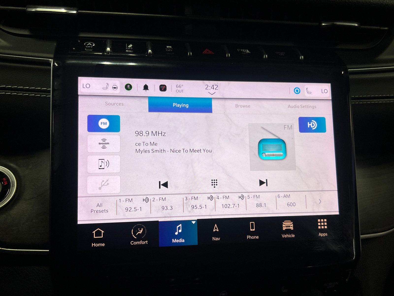 Thumbnail: 2022 Jeep Grand Cherokee L - 3