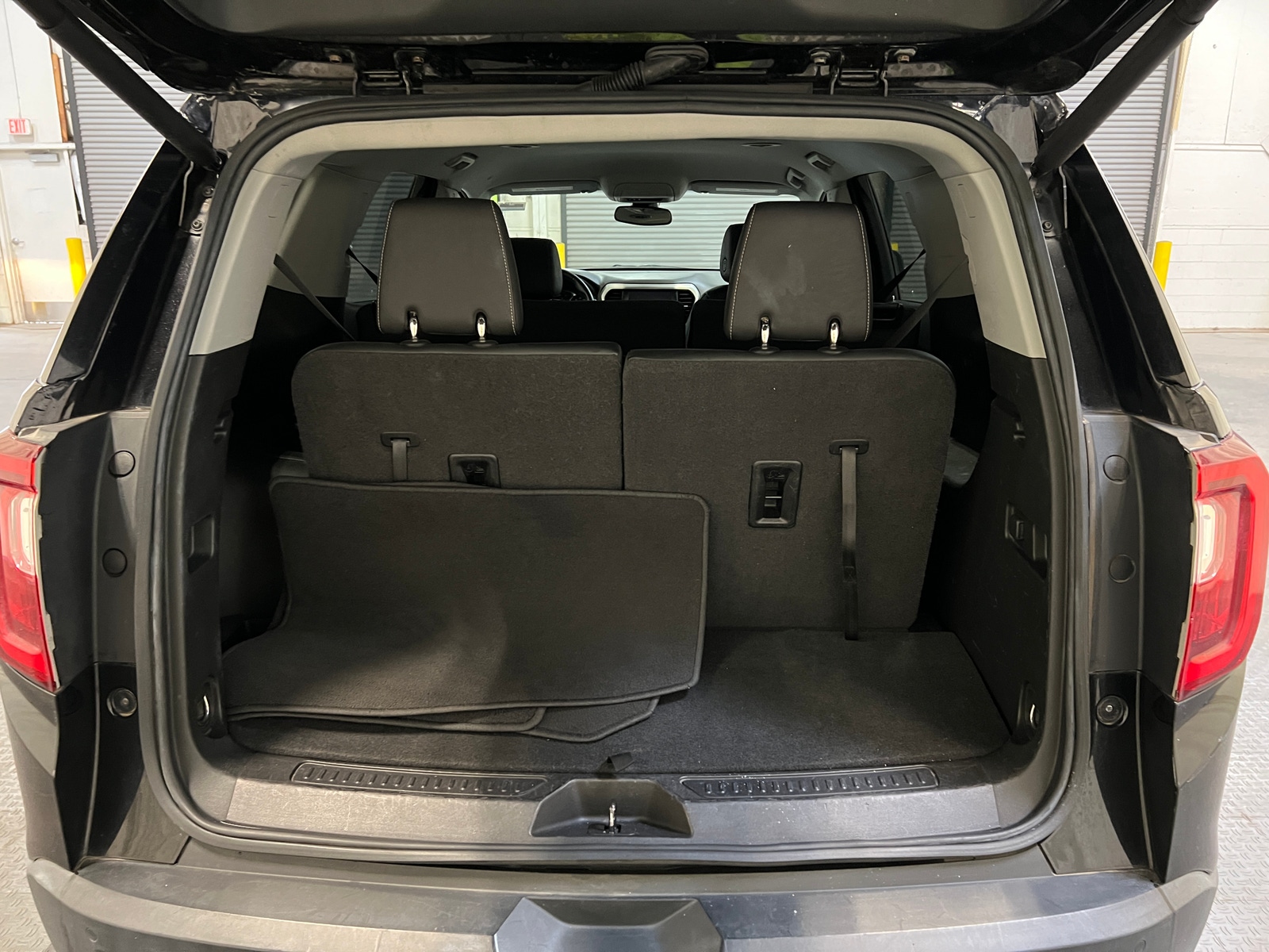 Thumbnail: 2023 GMC Acadia - 6