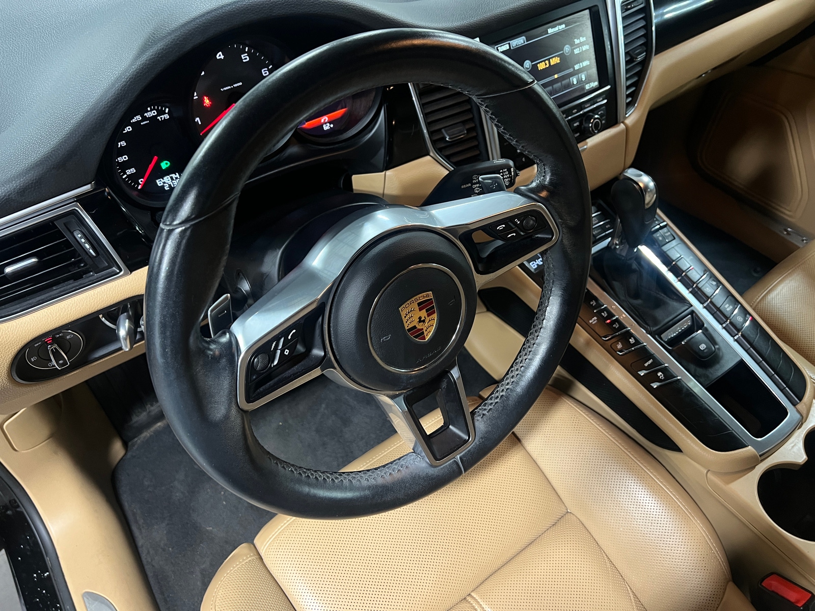 Thumbnail: 2016 Porsche Macan - 4