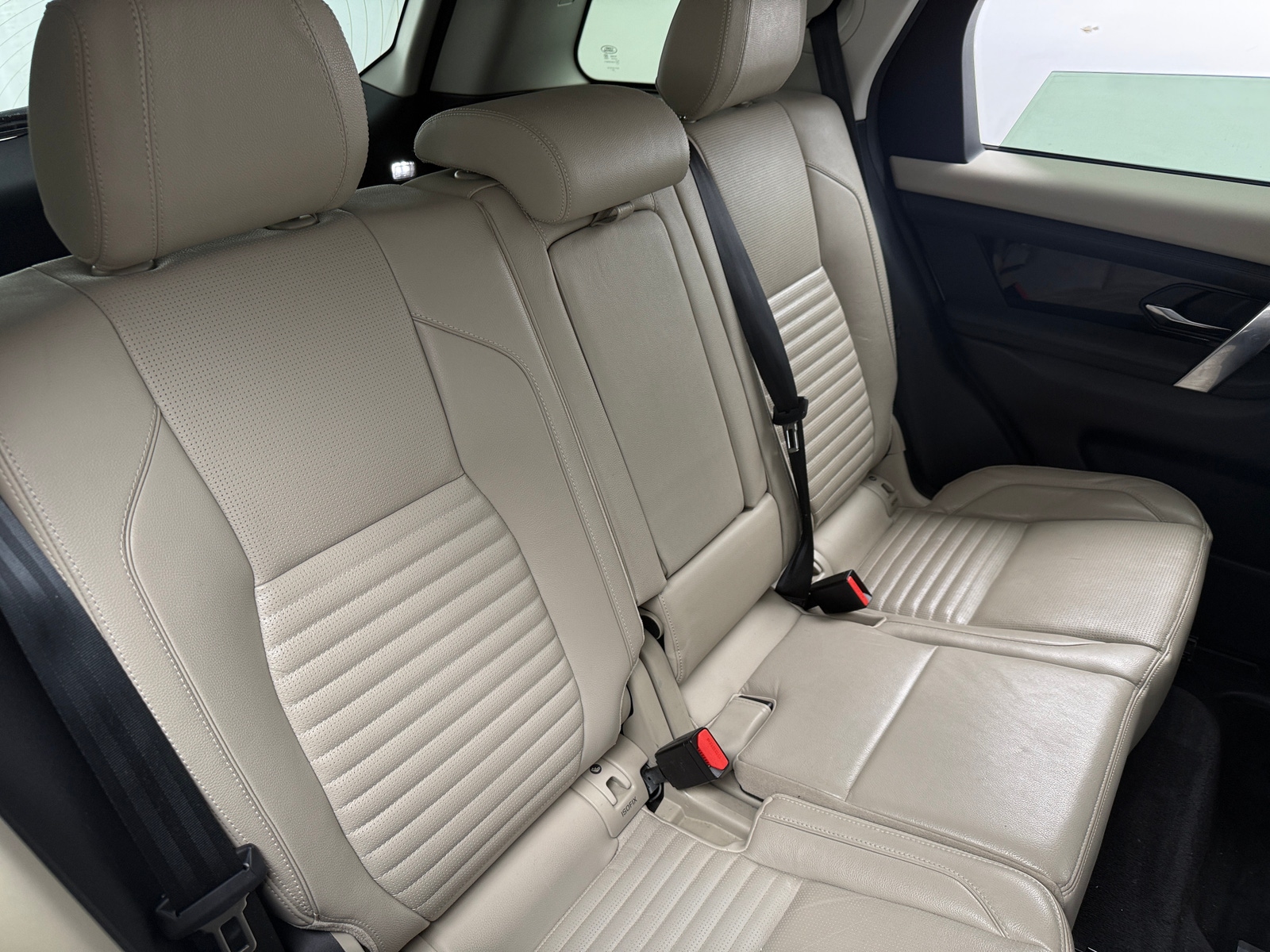 Thumbnail: 2020 Land Rover Discovery Sport - 5