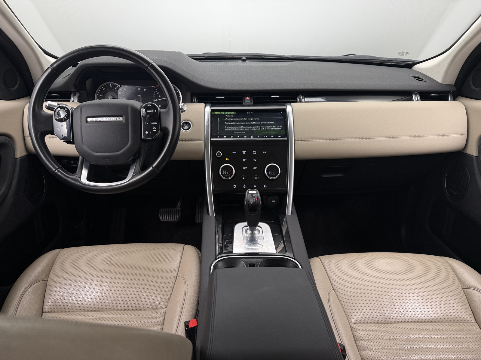 Thumbnail: 2020 Land Rover Discovery Sport - 2