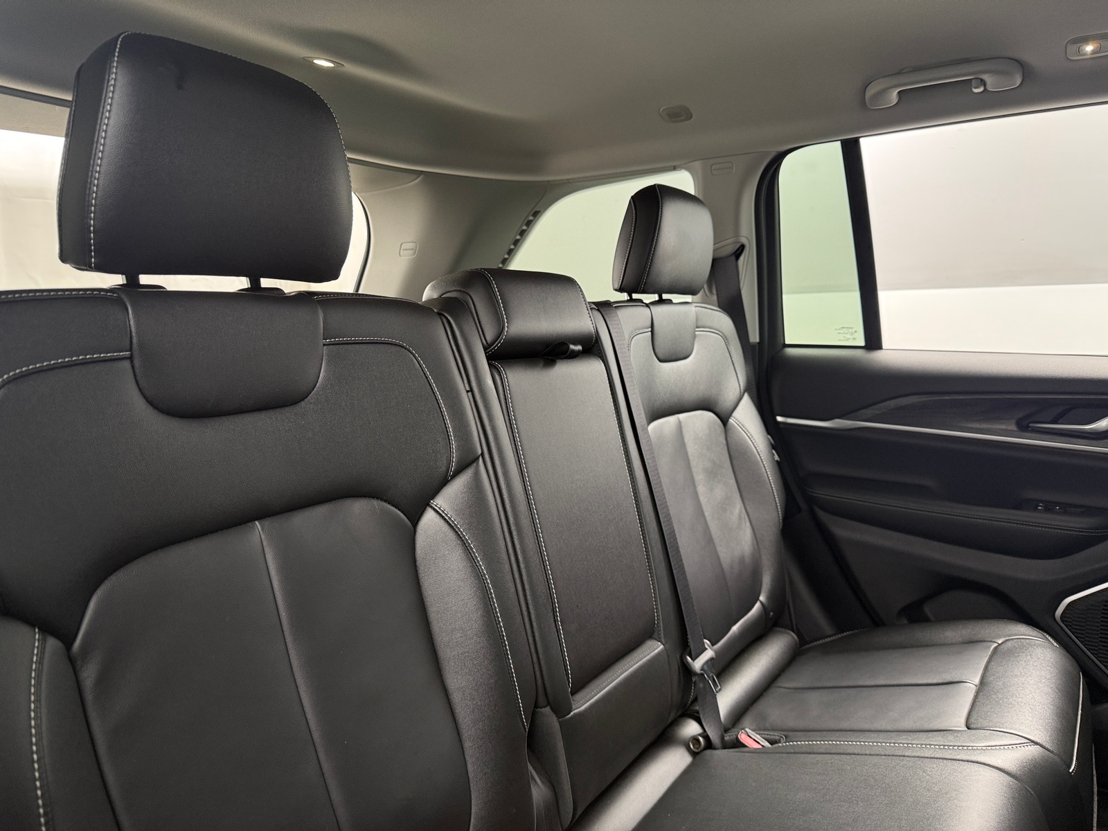 Thumbnail: 2023 Jeep Grand Cherokee - 5