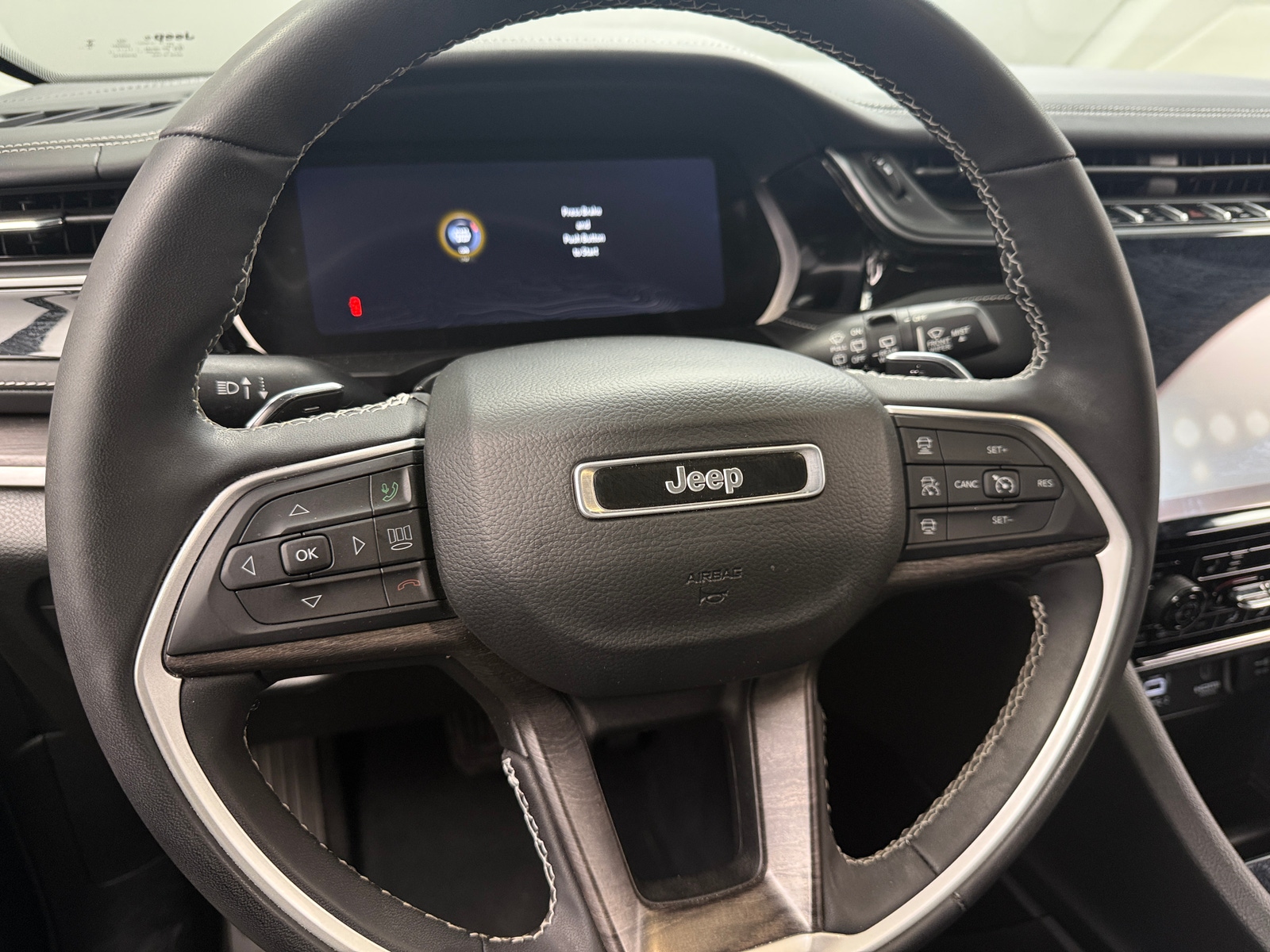 Thumbnail: 2023 Jeep Grand Cherokee - 4