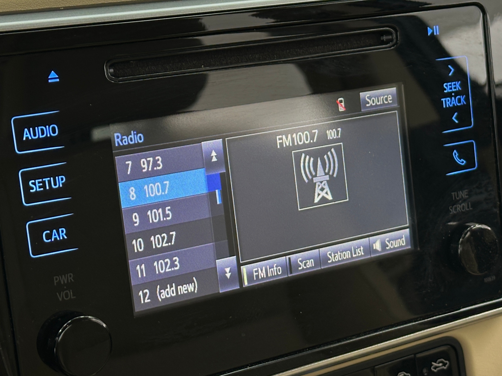 Thumbnail: 2017 Toyota Corolla - 4