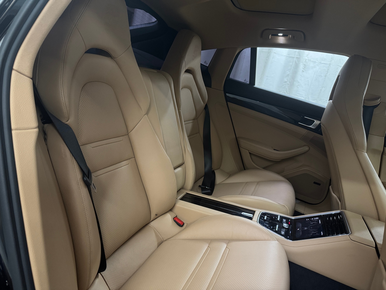 Thumbnail: 2017 Porsche Panamera - 5