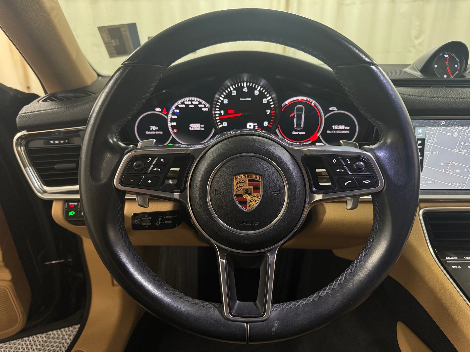 Thumbnail: 2017 Porsche Panamera - 4