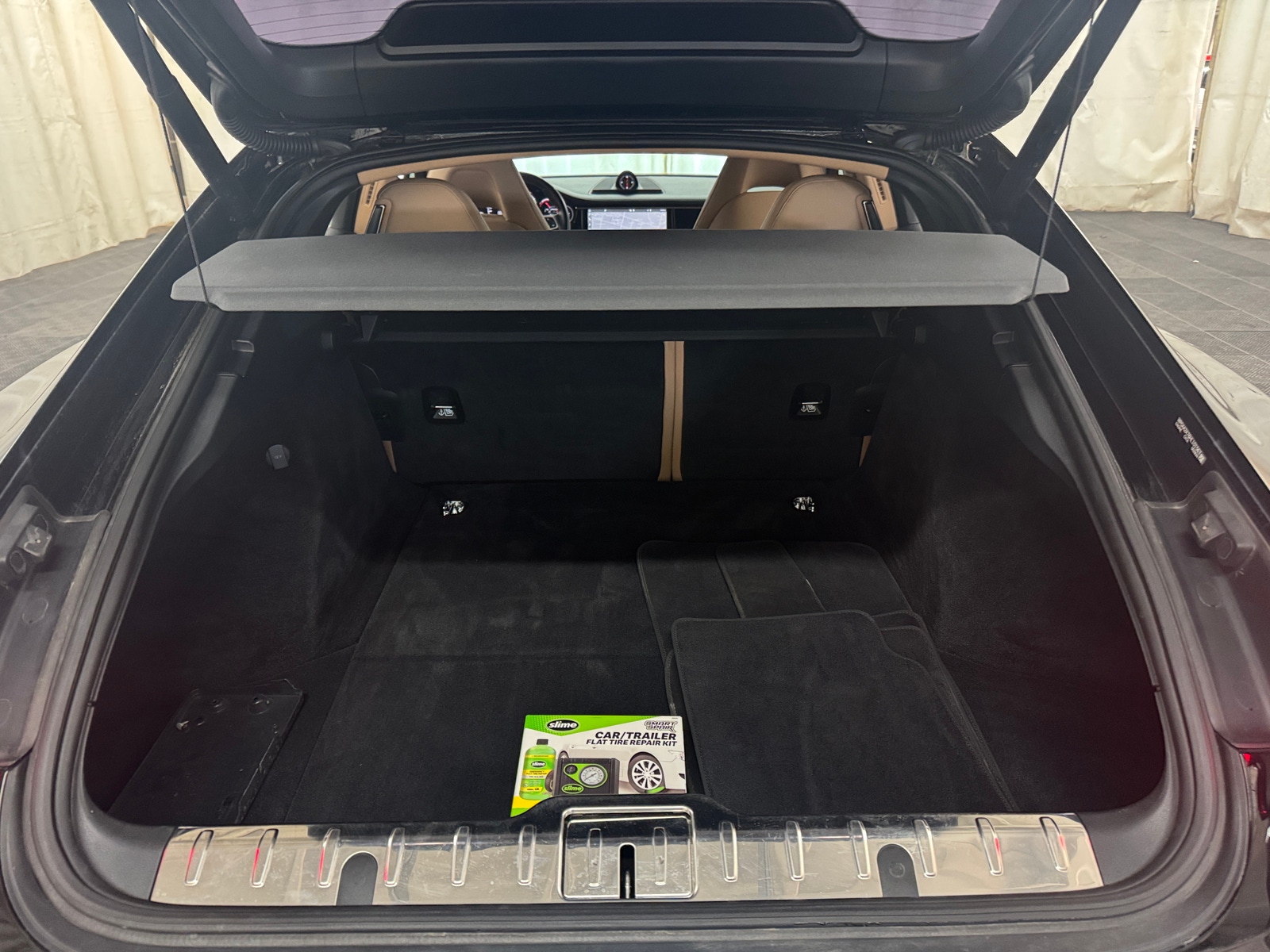 Thumbnail: 2017 Porsche Panamera - 6