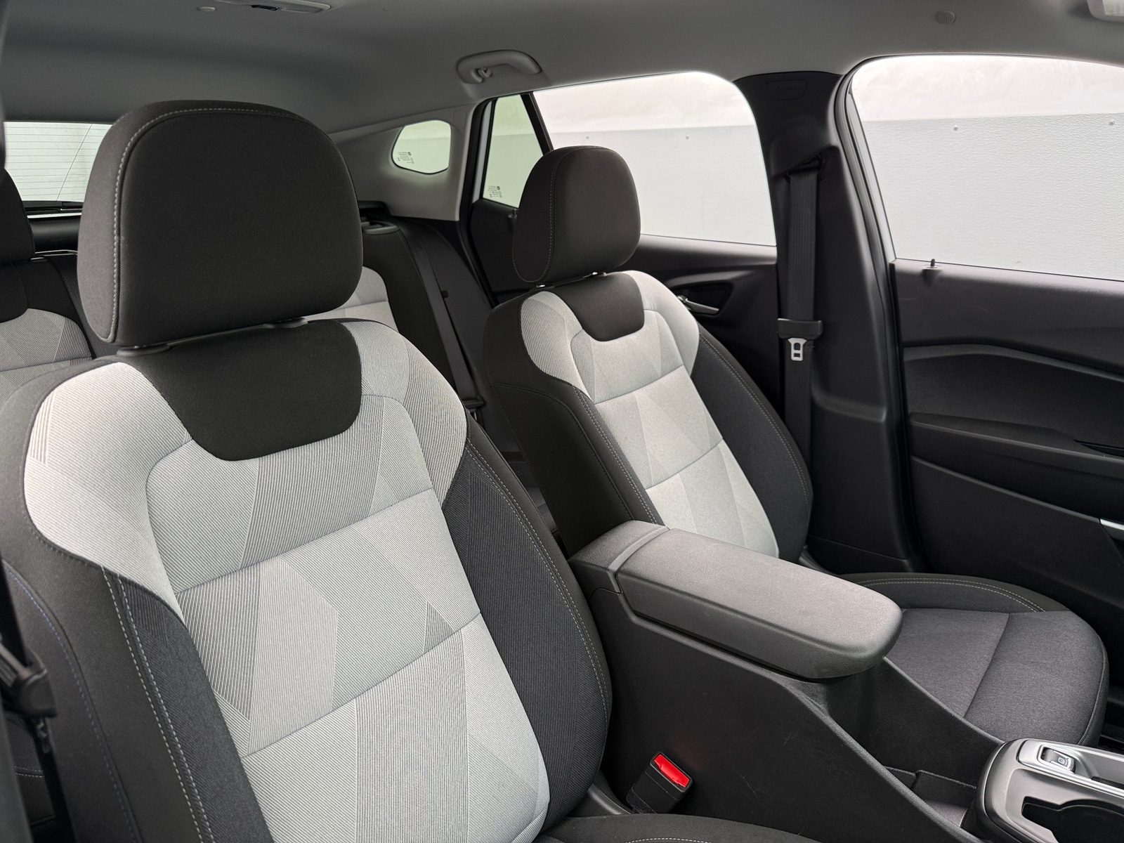 Thumbnail: 2025 Chevrolet Trax - 2