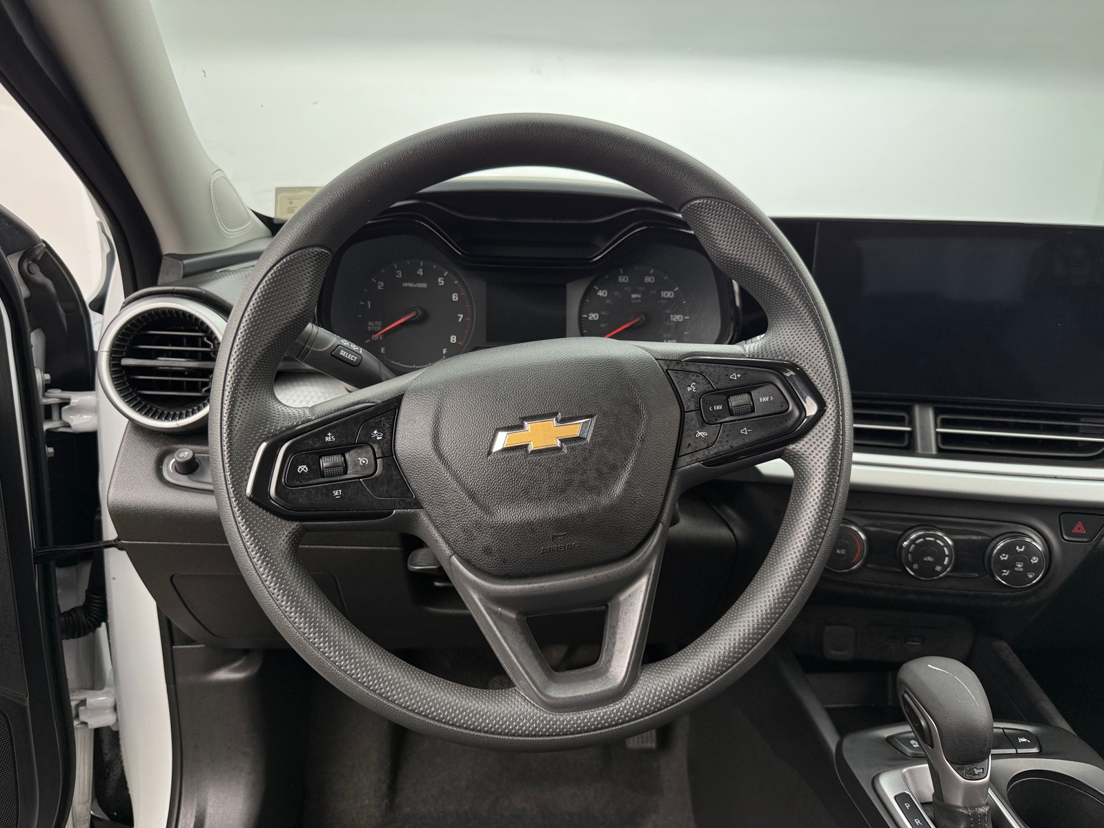 Thumbnail: 2025 Chevrolet Trax - 5