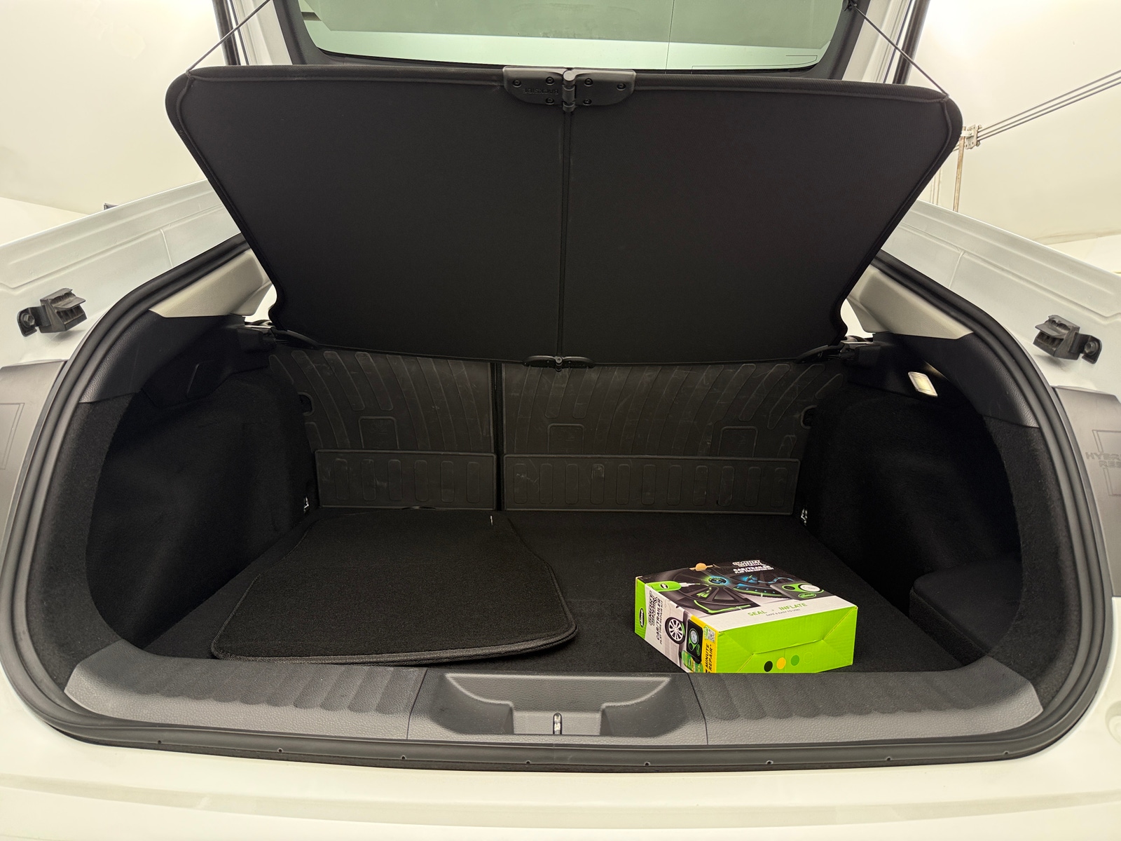 Thumbnail: 2024 Toyota Prius - 6