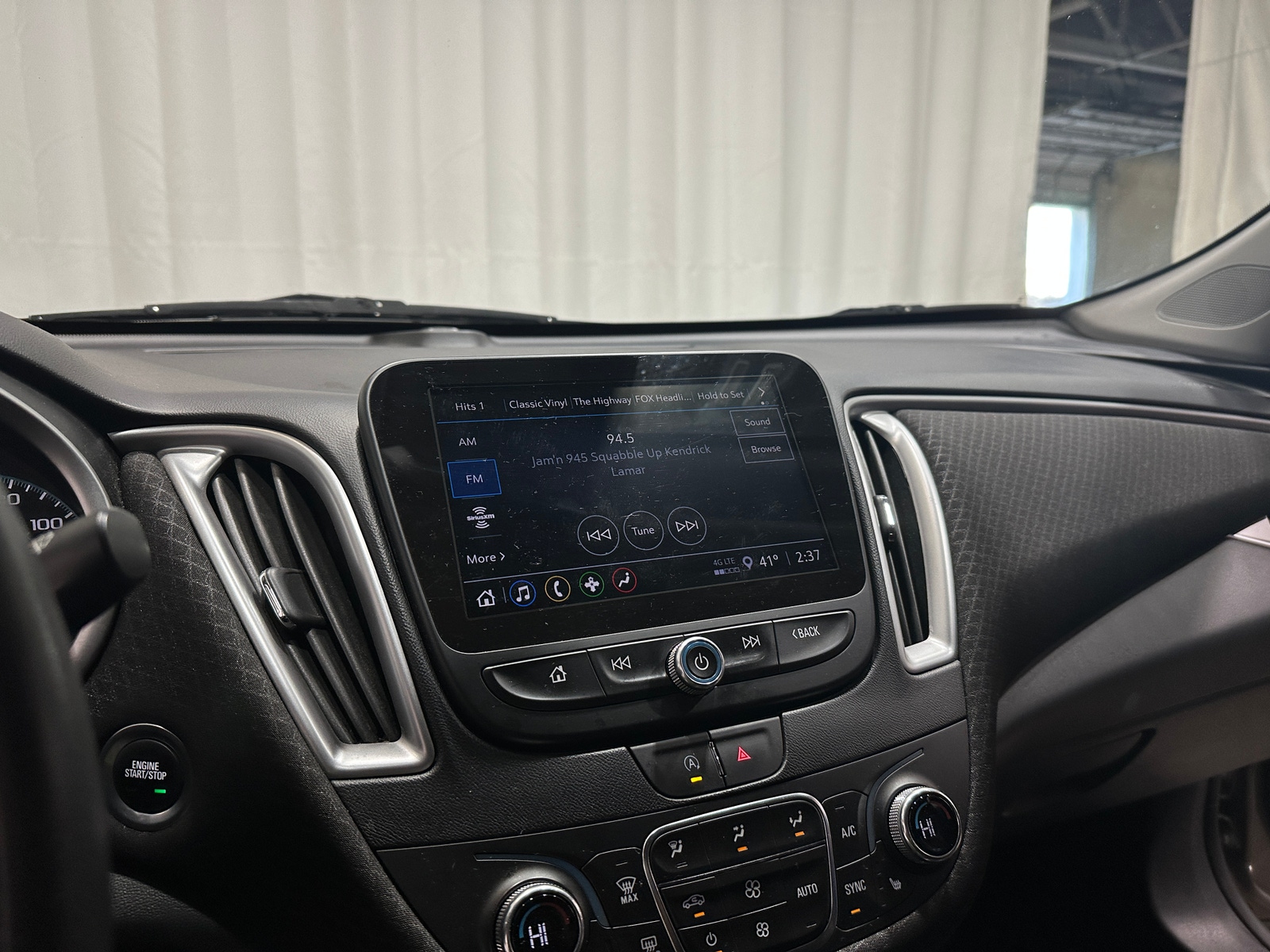 Thumbnail: 2024 Chevrolet Malibu - 4