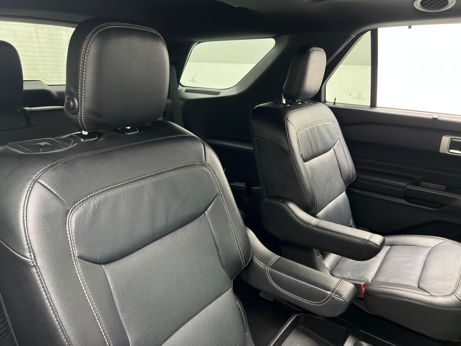 Thumbnail: 2020 Ford Explorer - 5