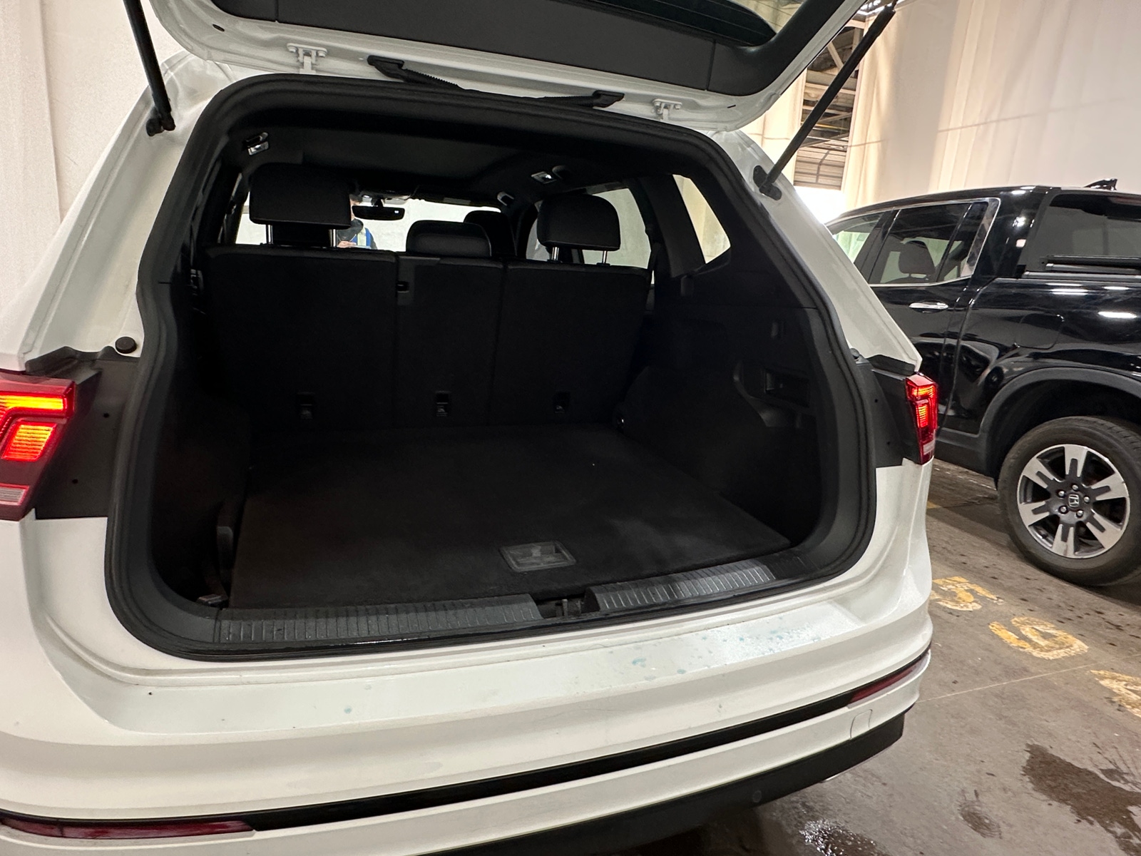 Thumbnail: 2021 Volkswagen Tiguan - 5