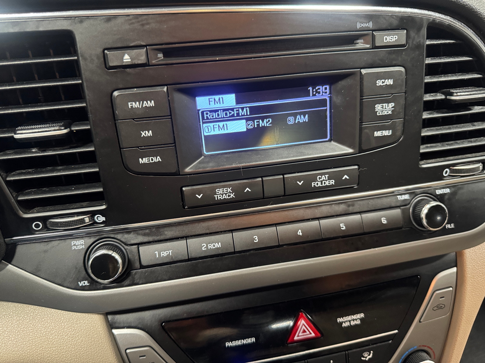 Thumbnail: 2017 Hyundai Elantra - 4