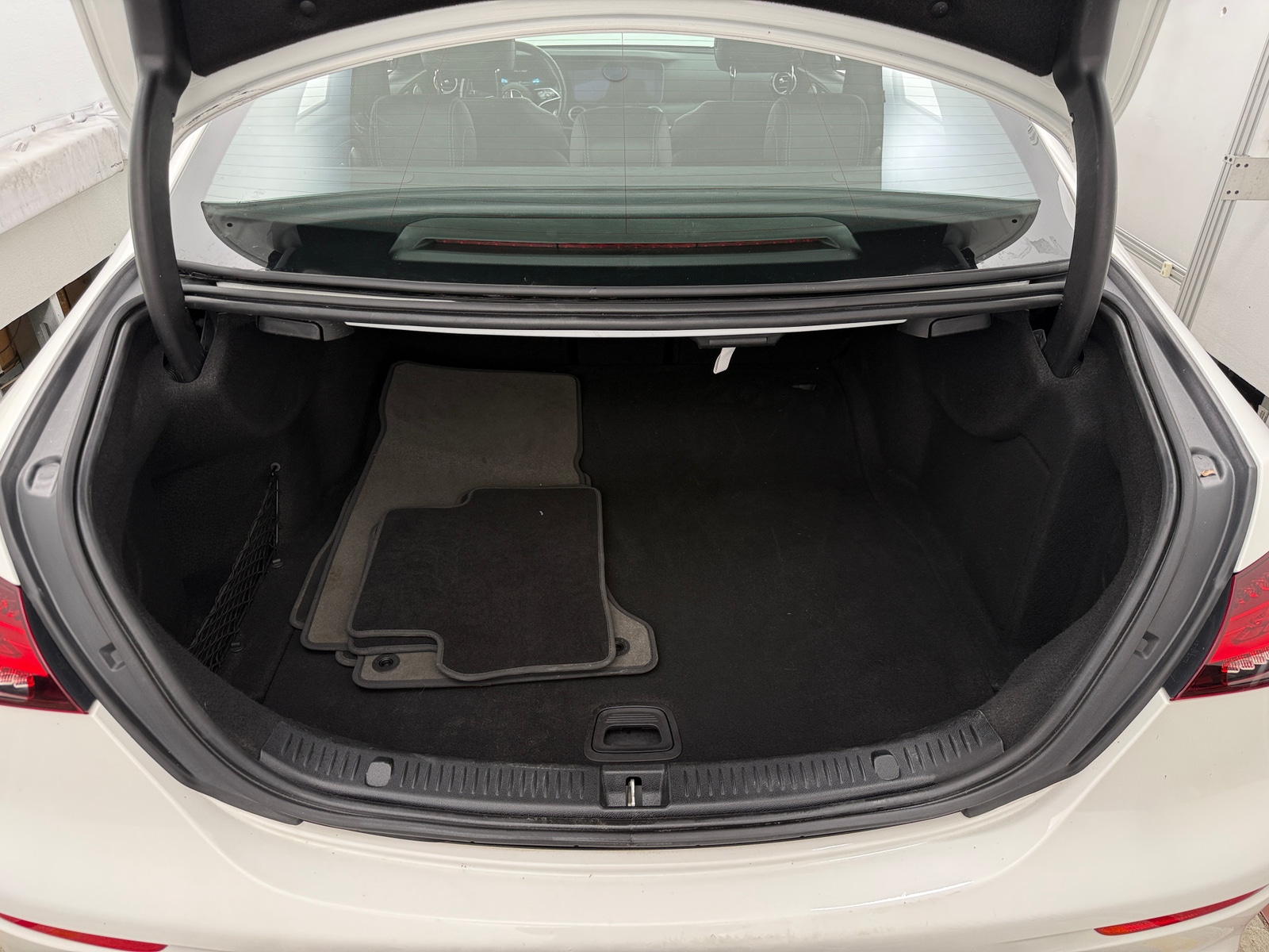 Thumbnail: 2022 Mercedes-Benz E-Class - 6