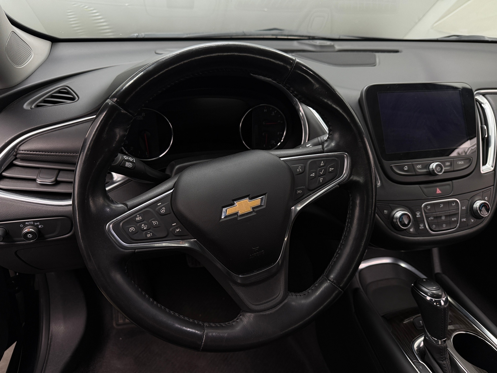 Thumbnail: 2020 Chevrolet Malibu - 4