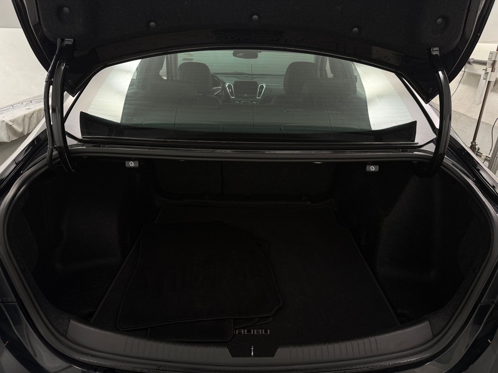 Thumbnail: 2020 Chevrolet Malibu - 6