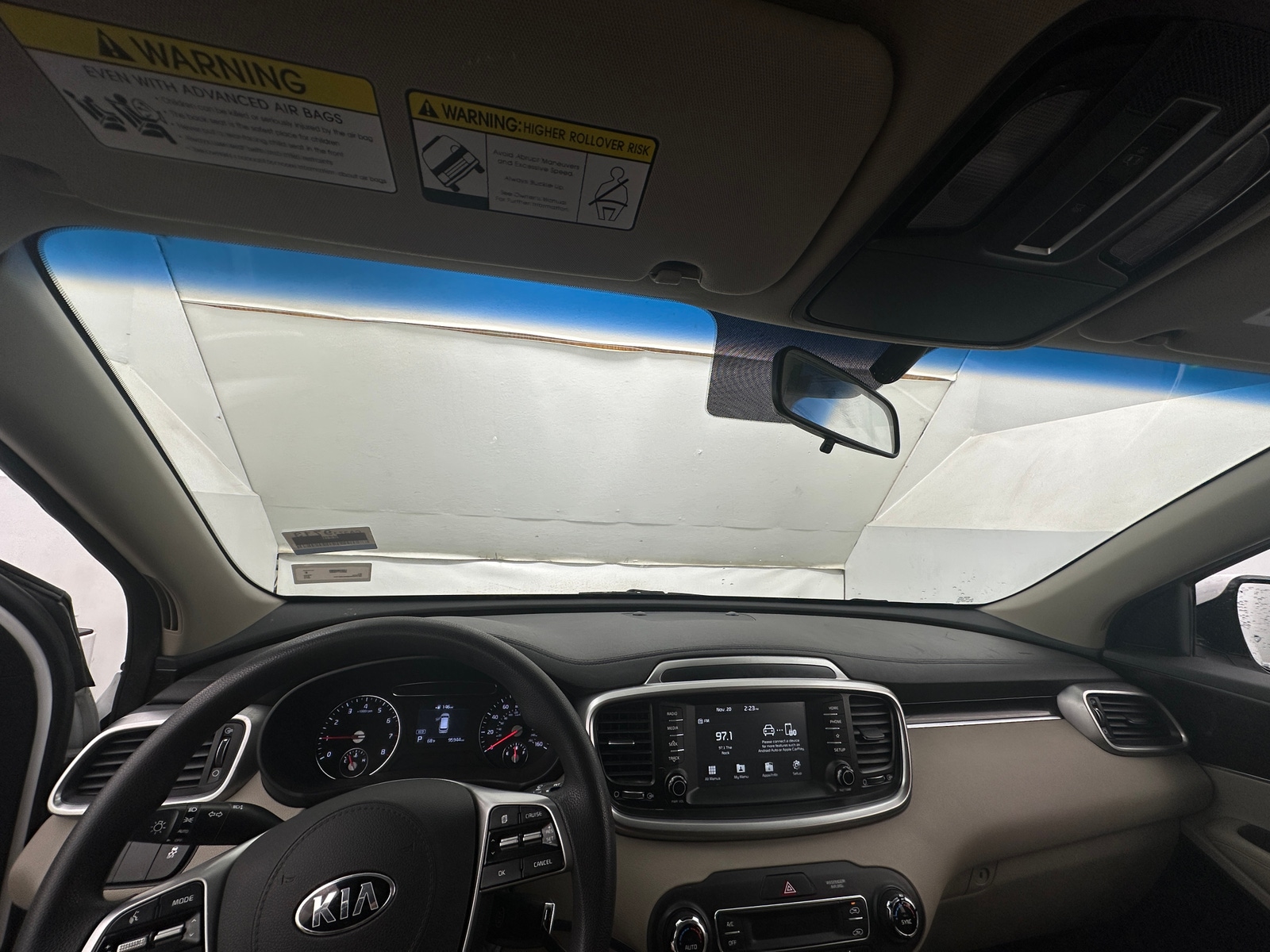 Thumbnail: 2019 Kia Sorento - 3