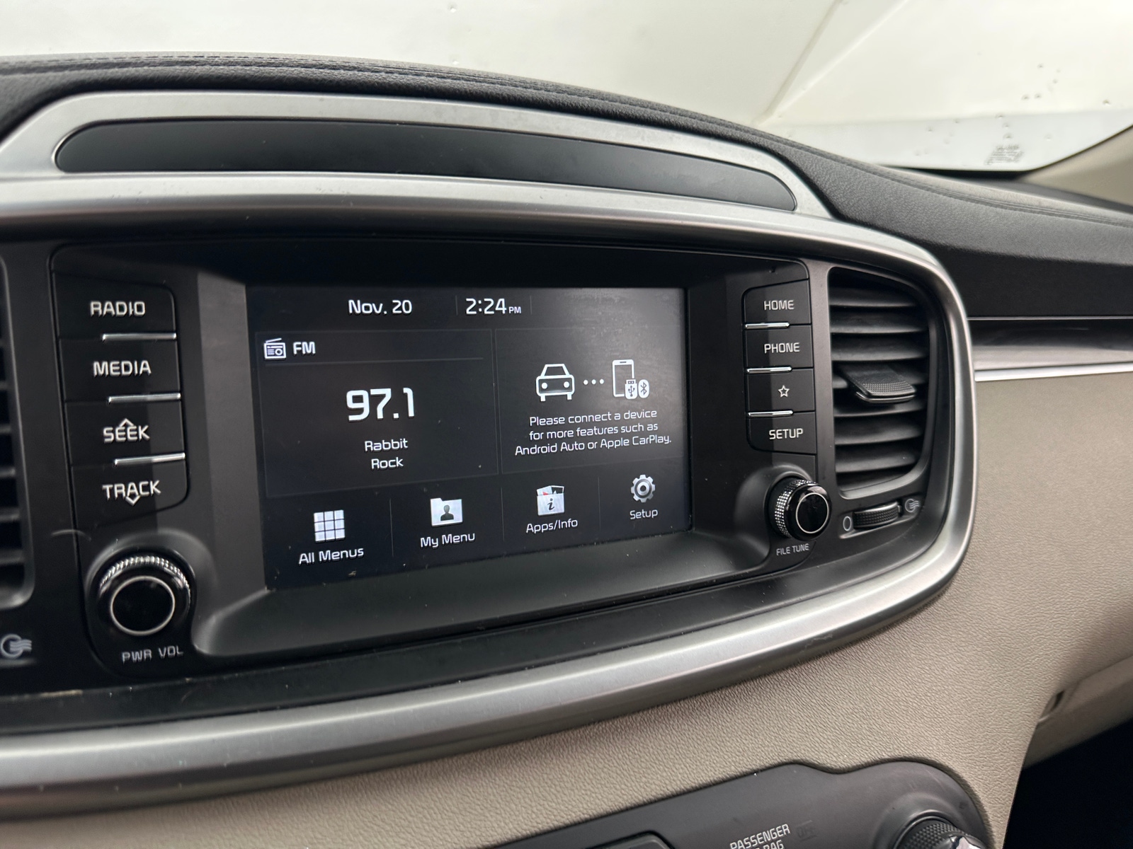 Thumbnail: 2019 Kia Sorento - 4