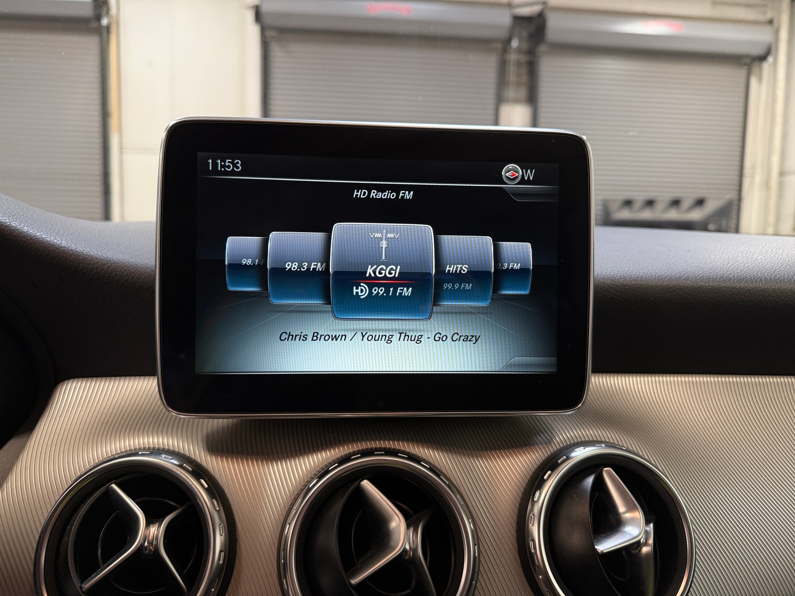 Thumbnail: 2016 Mercedes-Benz GLA - 3