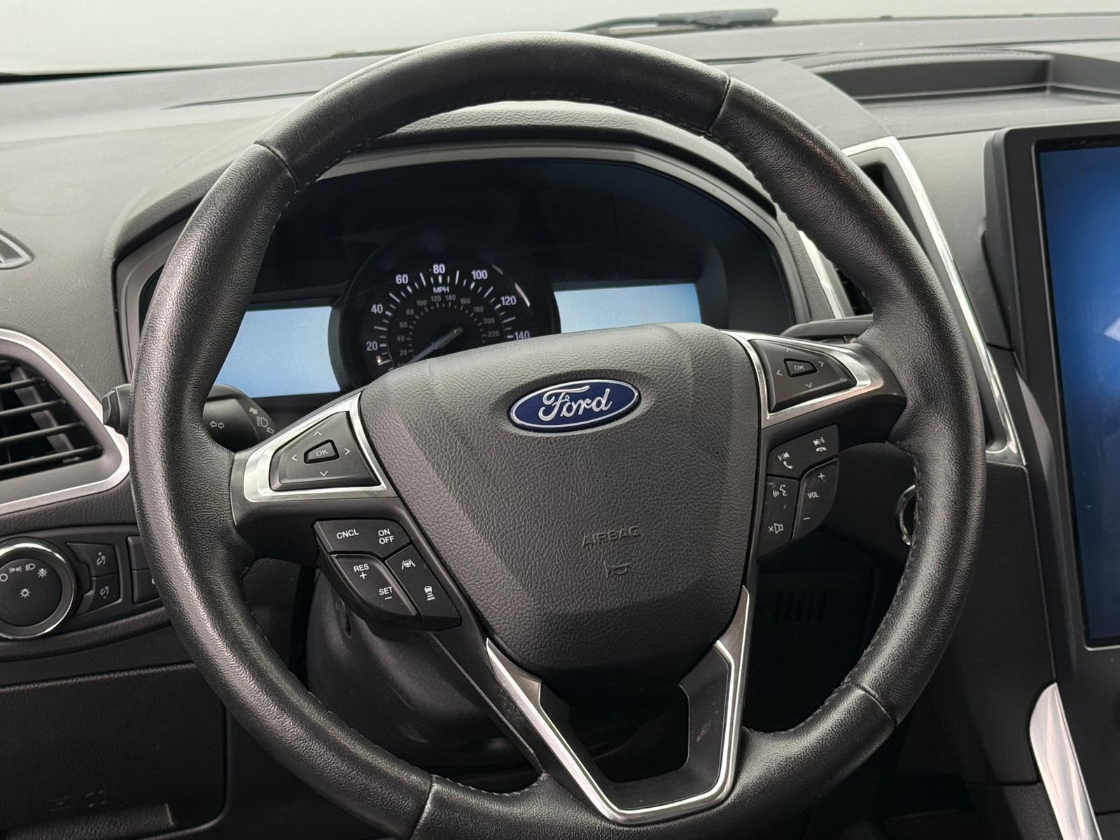 Thumbnail: 2022 Ford Edge - 4