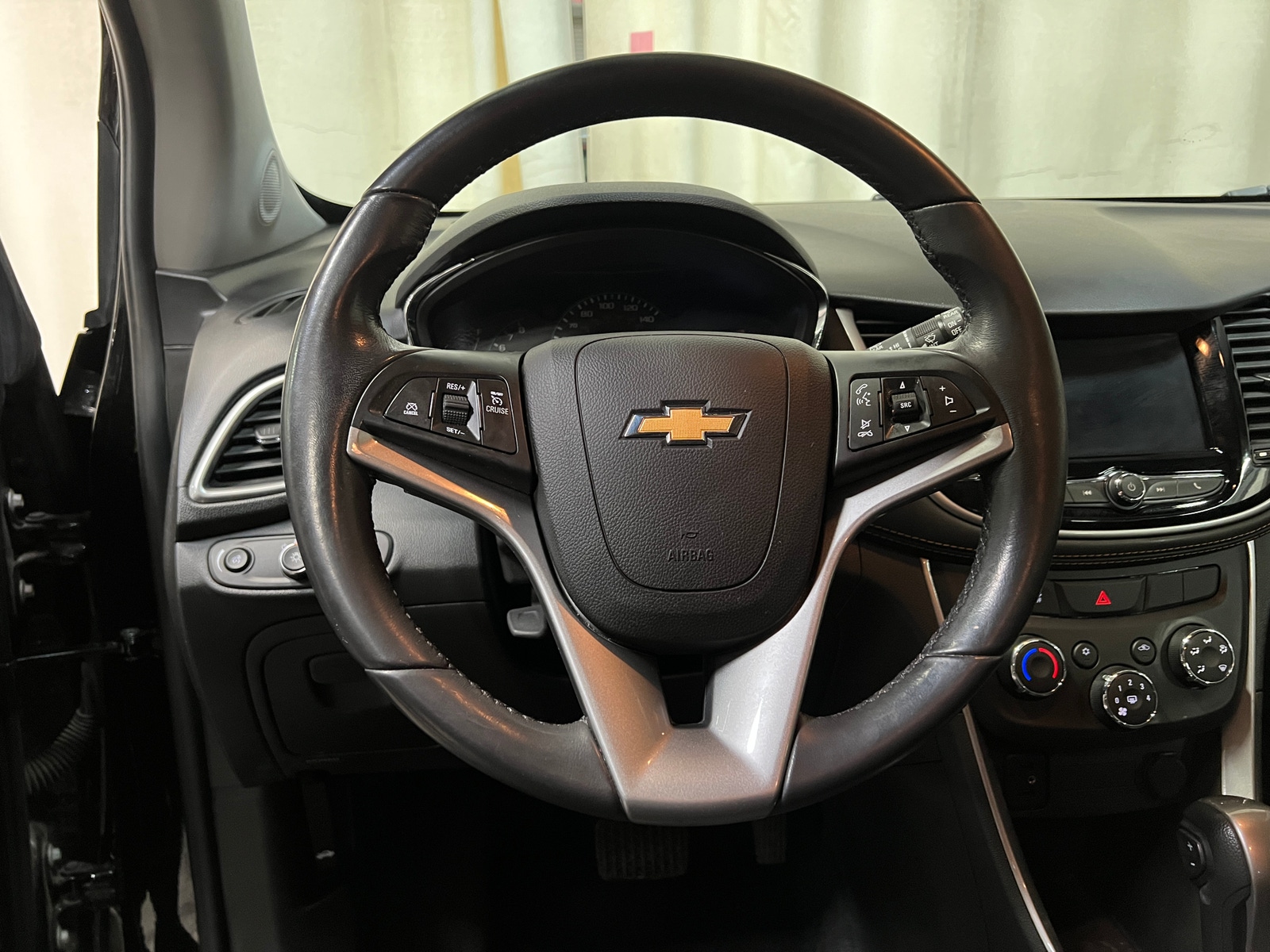 Thumbnail: 2022 Chevrolet Trax - 5