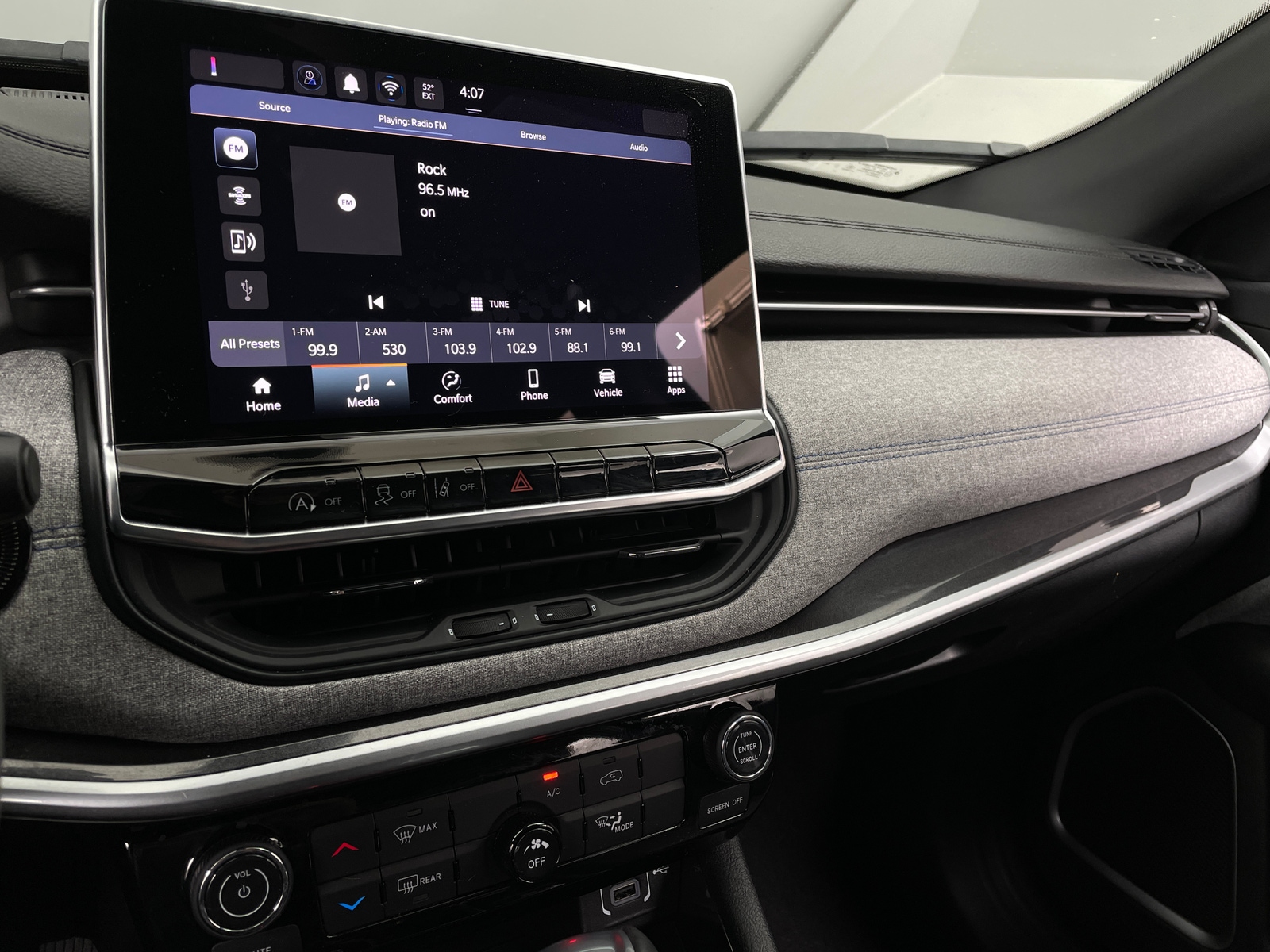 Thumbnail: 2024 Jeep Compass - 4