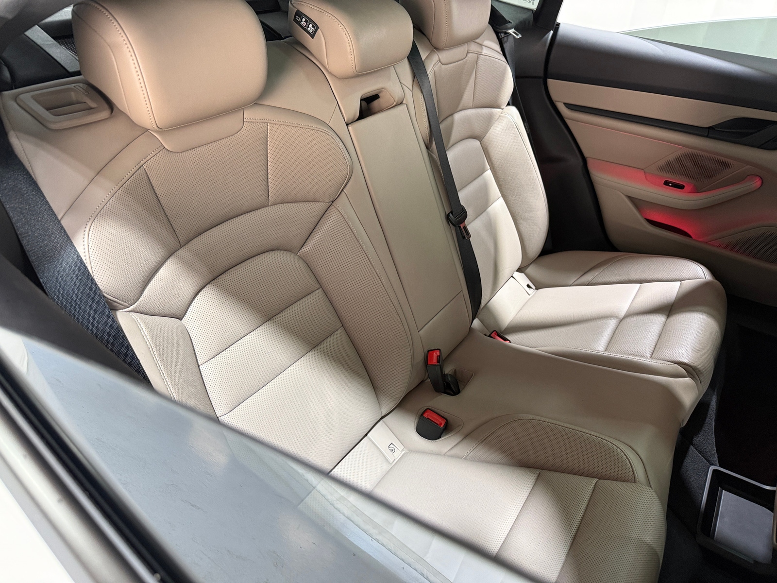 Thumbnail: 2022 Porsche Taycan - 5