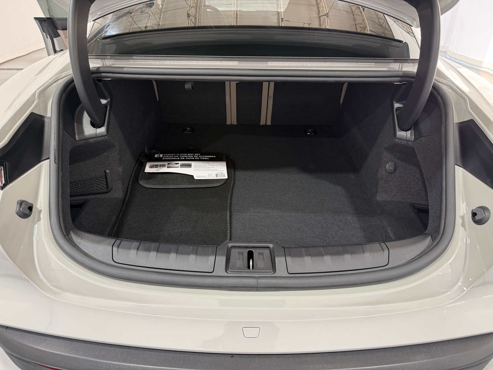 Thumbnail: 2022 Porsche Taycan - 6