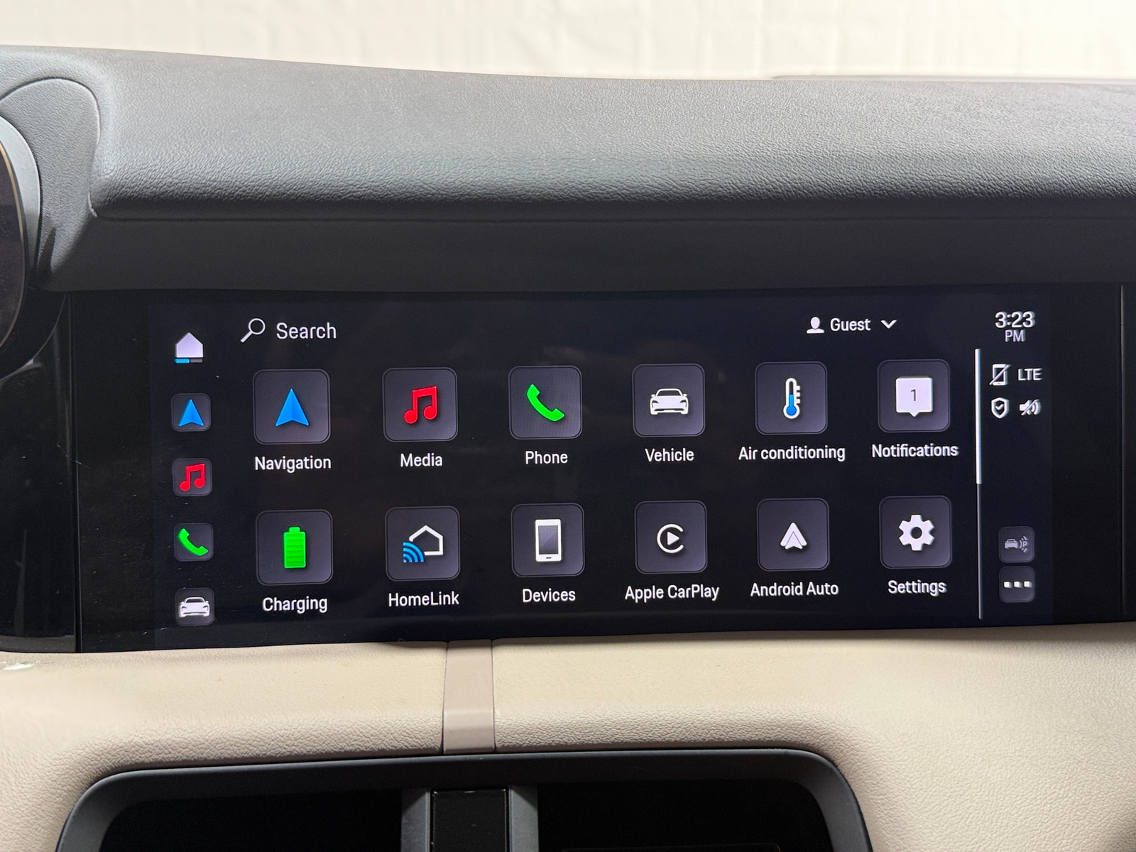 Thumbnail: 2022 Porsche Taycan - 3