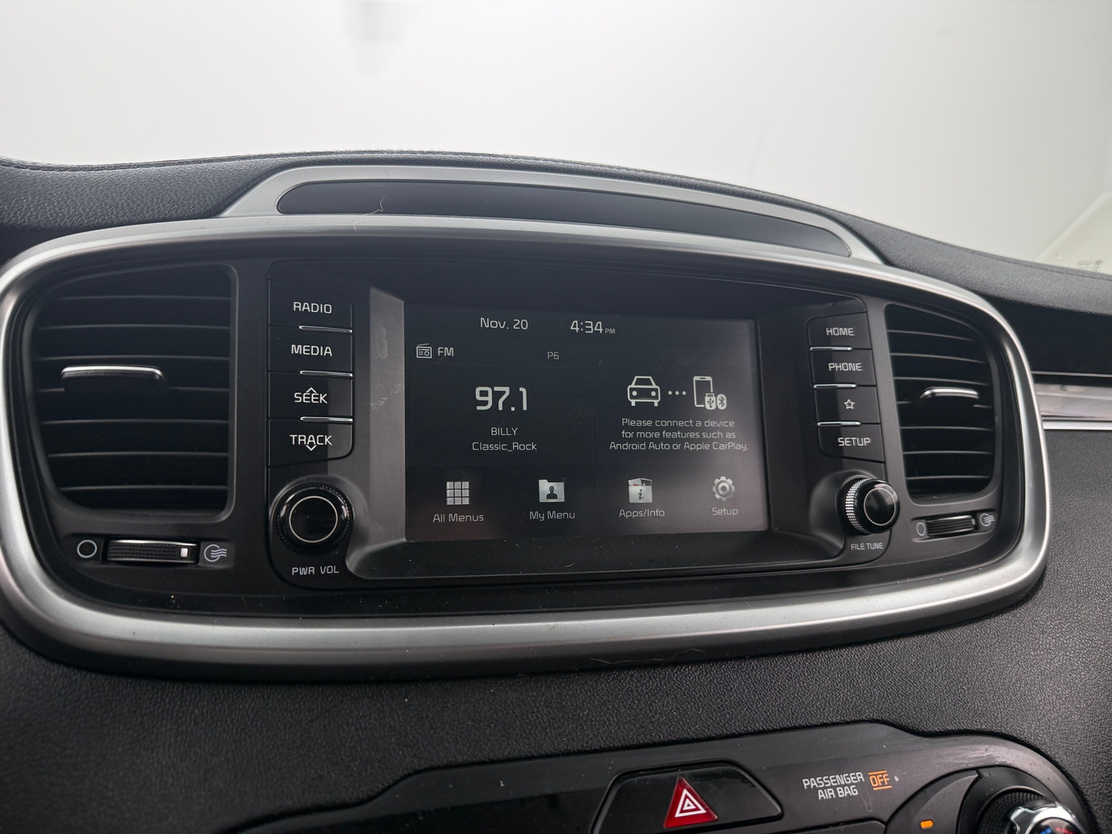 Thumbnail: 2020 Kia Sorento - 4