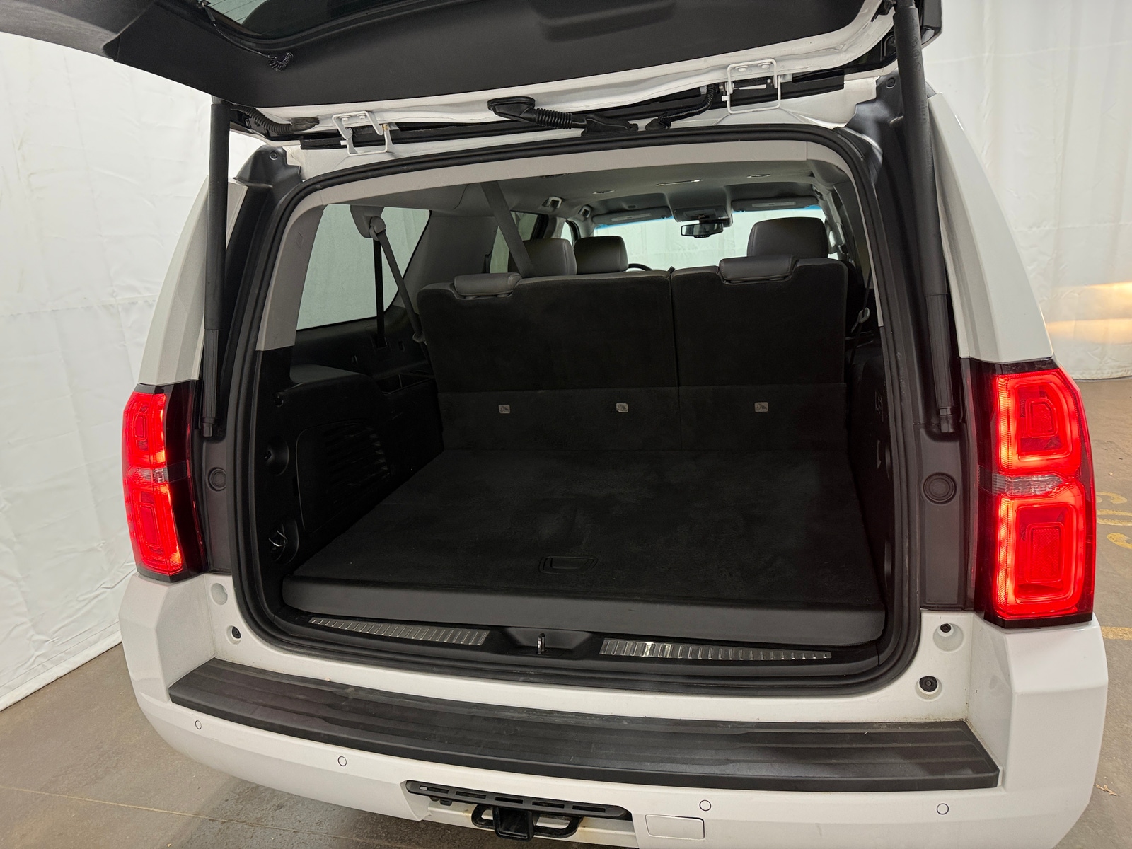 Thumbnail: 2019 Chevrolet Suburban - 6