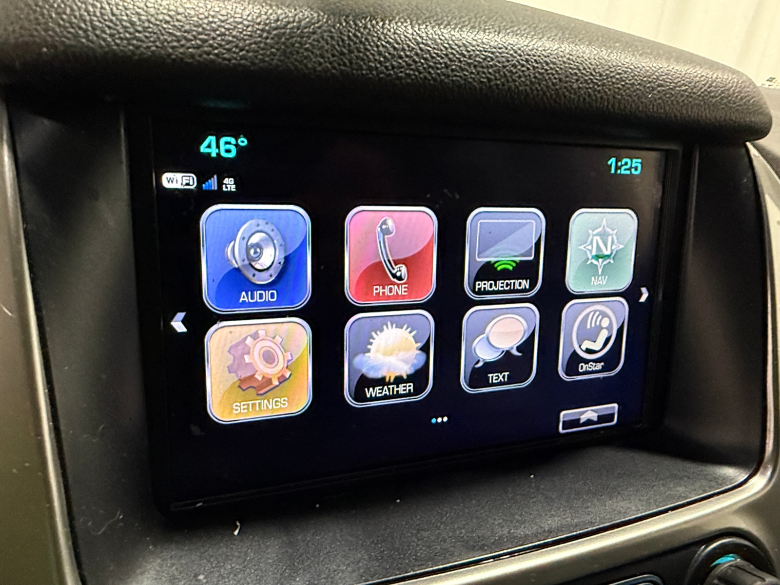 Thumbnail: 2019 Chevrolet Suburban - 3