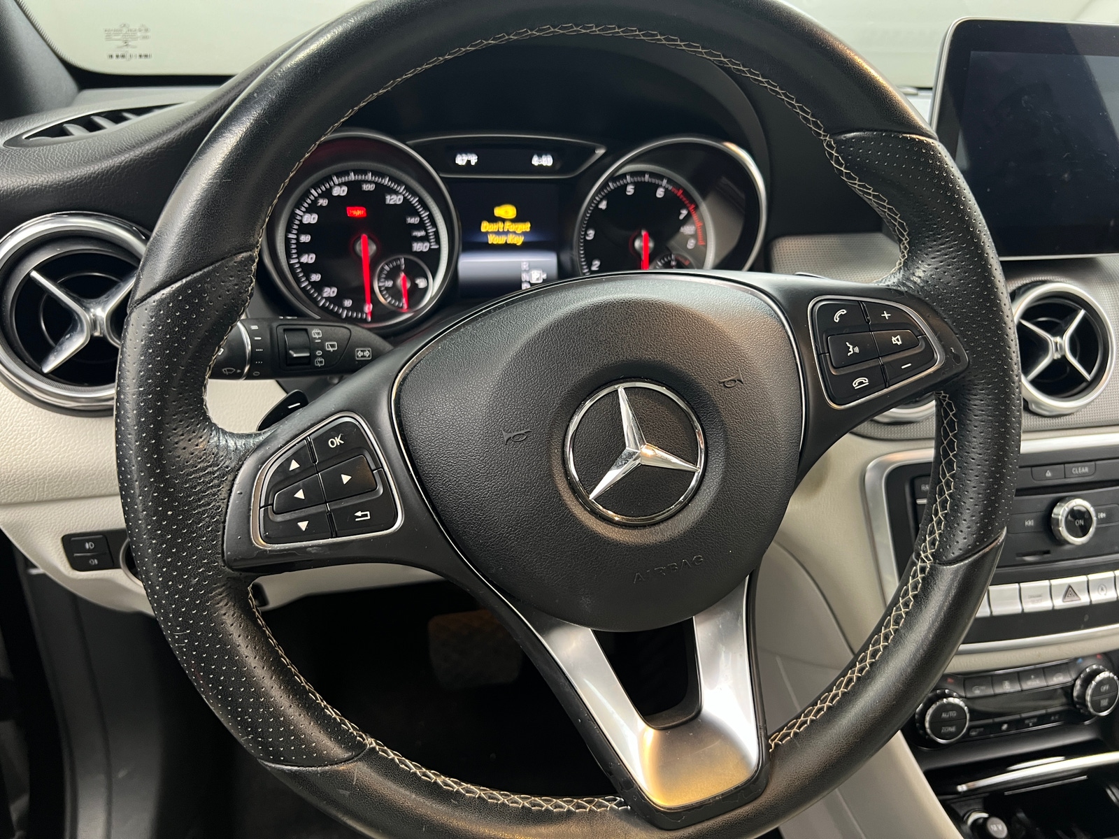 Thumbnail: 2018 Mercedes-Benz GLA - 4