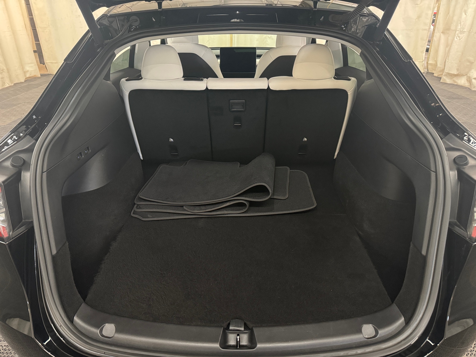 Thumbnail: 2022 Tesla Model Y - 6