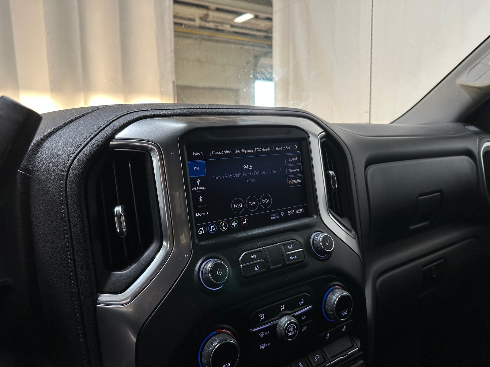 Thumbnail: 2019 Chevrolet Silverado 1500 - 3