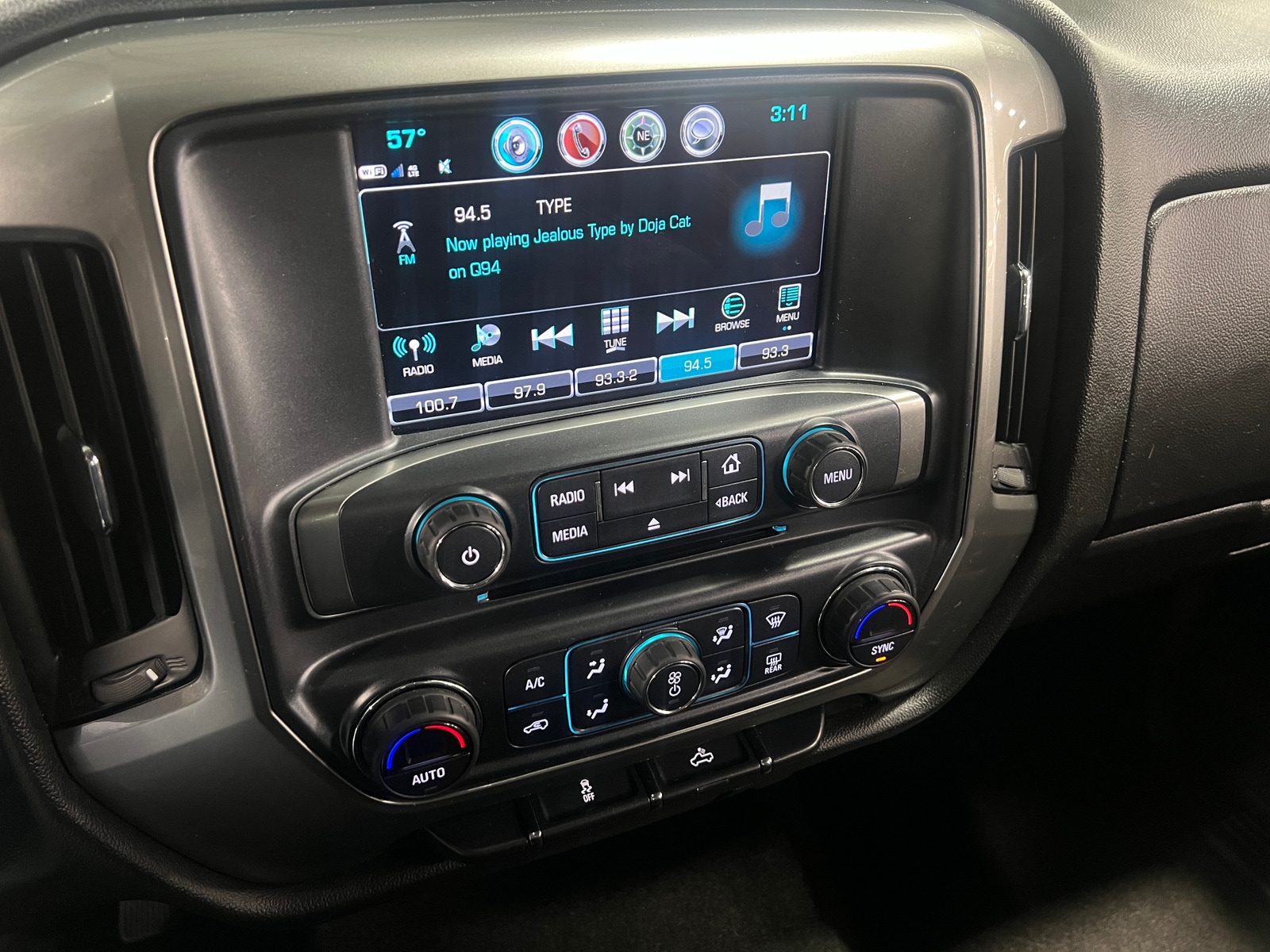 Thumbnail: 2018 Chevrolet Silverado 1500 - 4