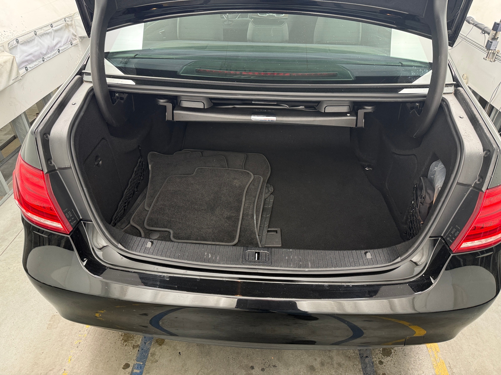 Thumbnail: 2014 Mercedes-Benz E-Class - 6